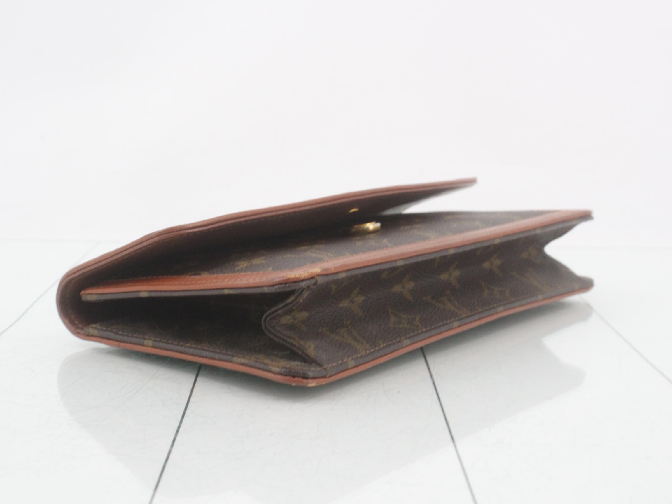 clutch — view 5