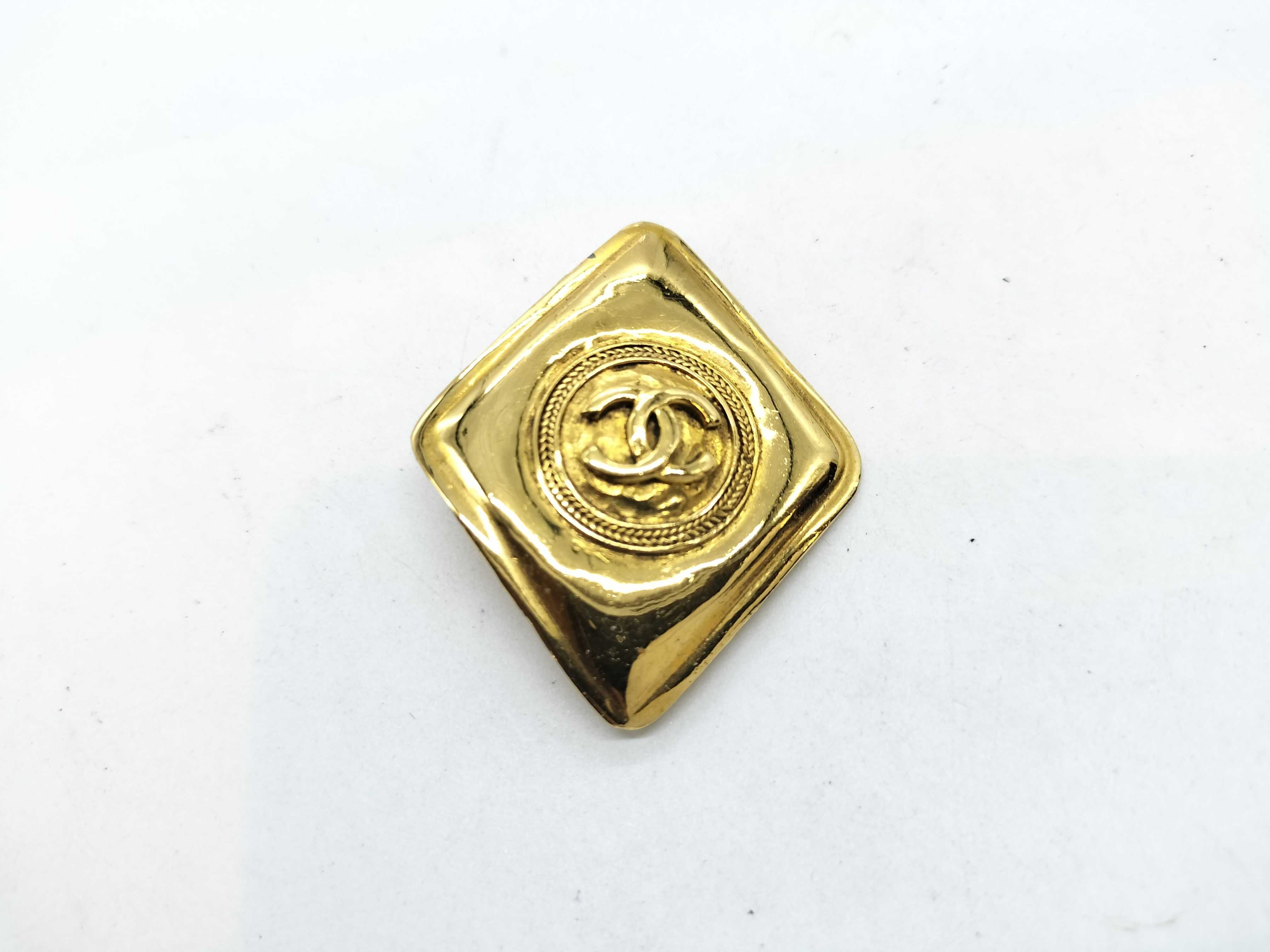 pin brooch, gold color, Coco Mark circle brooch