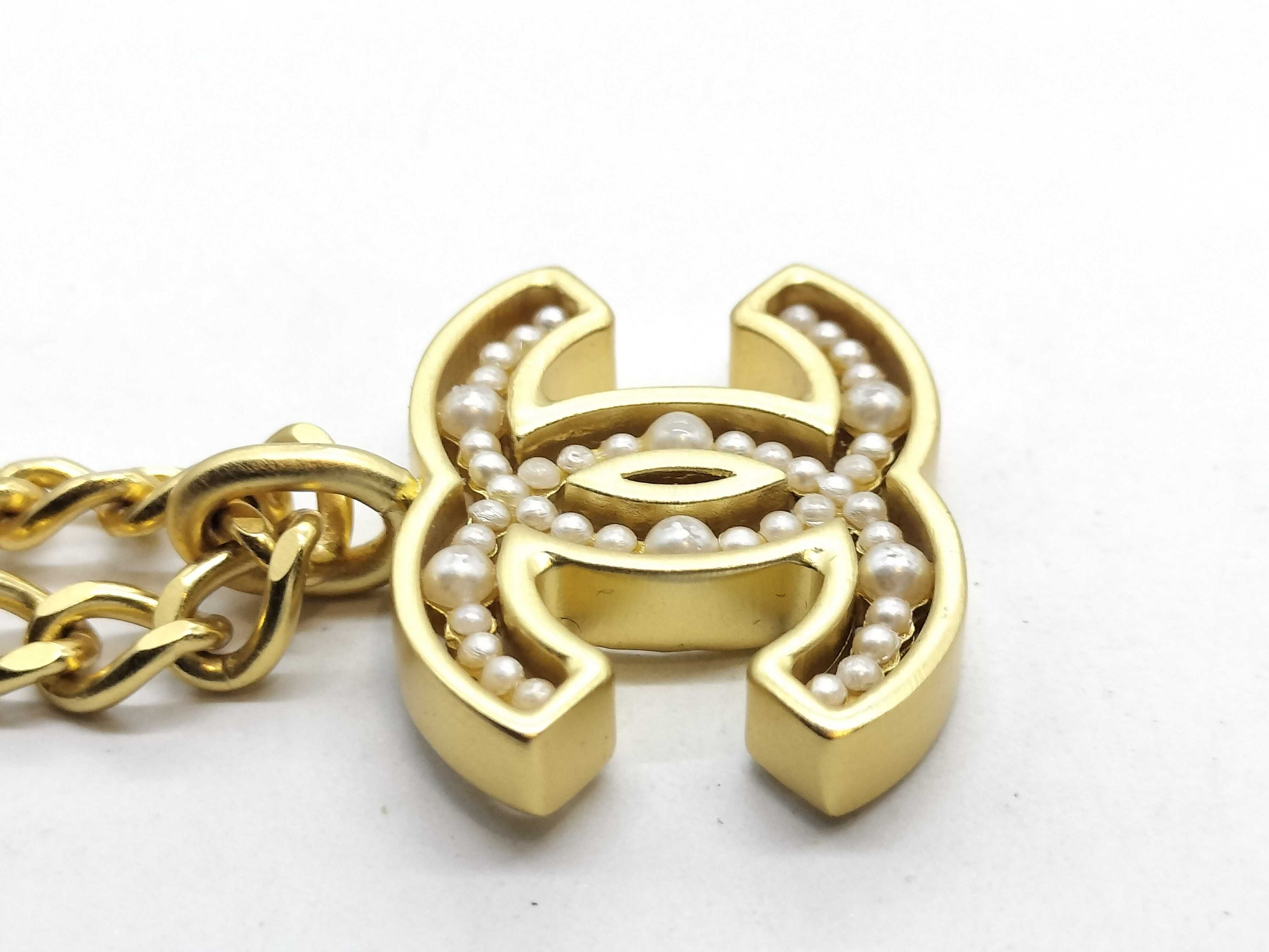 02A Coco Mark Faux Pearl Necklace — view 4