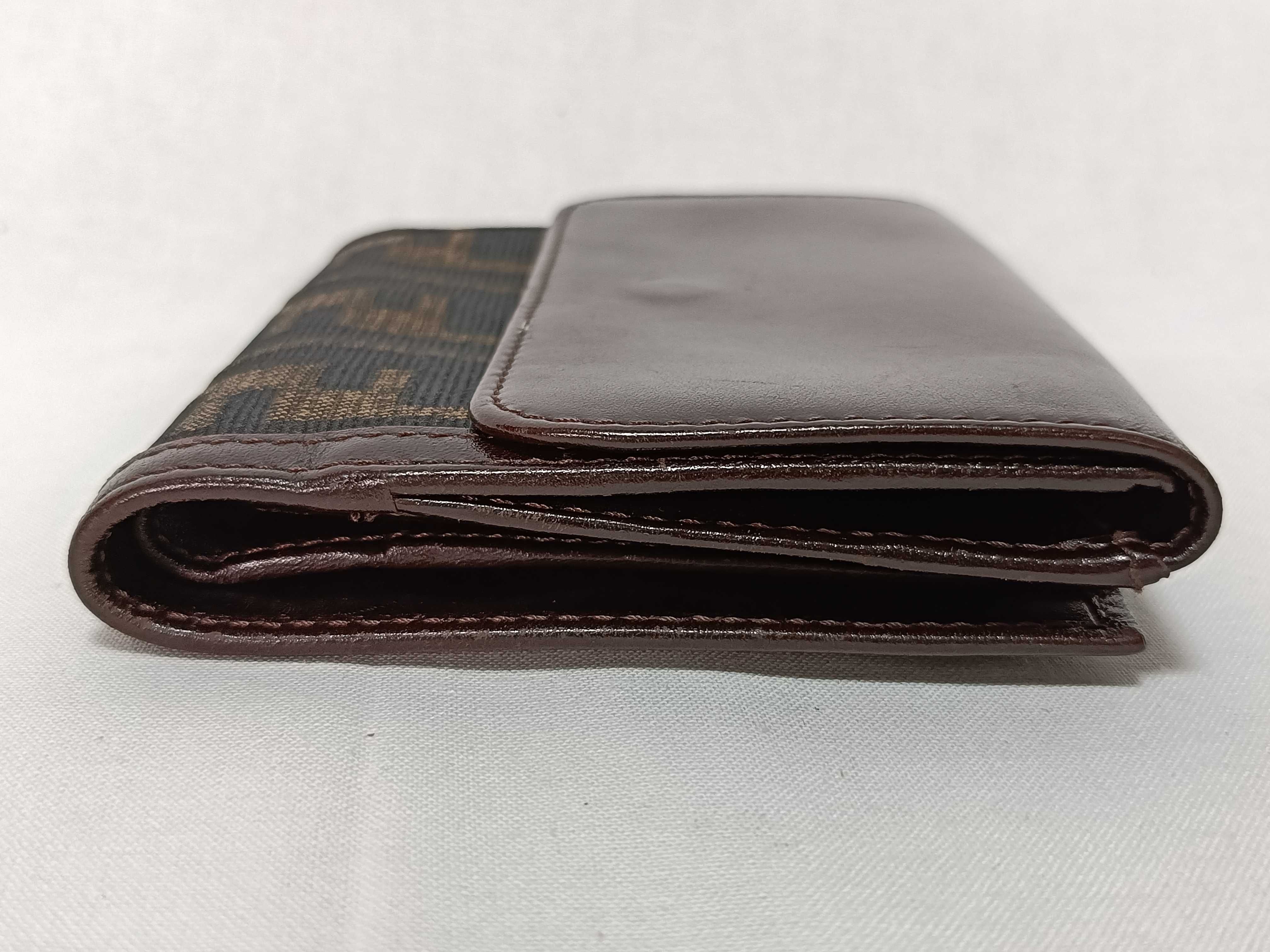 B. Wallet — view 3