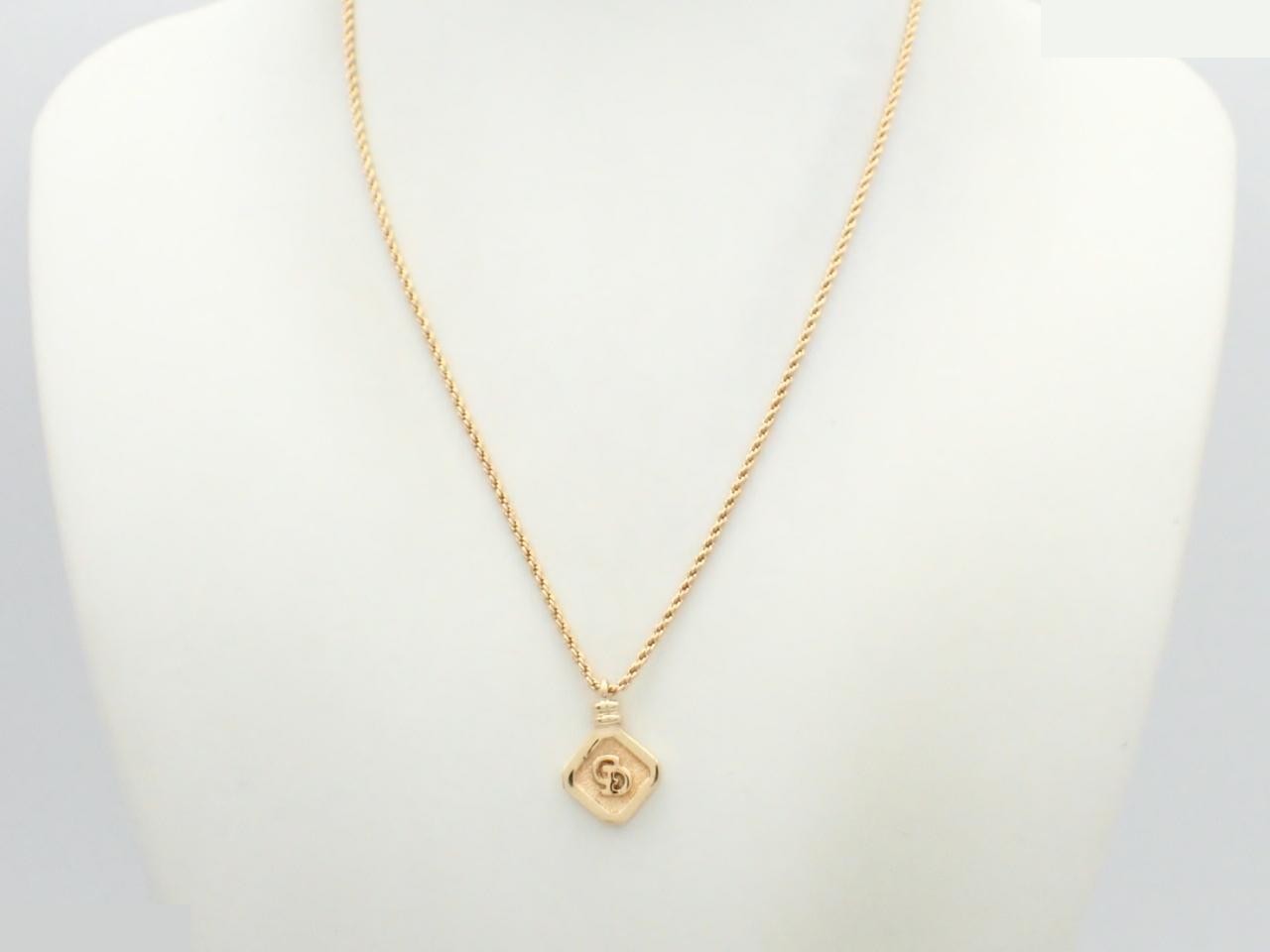Other lines: Precious metals, necklaces, pendants — view 3