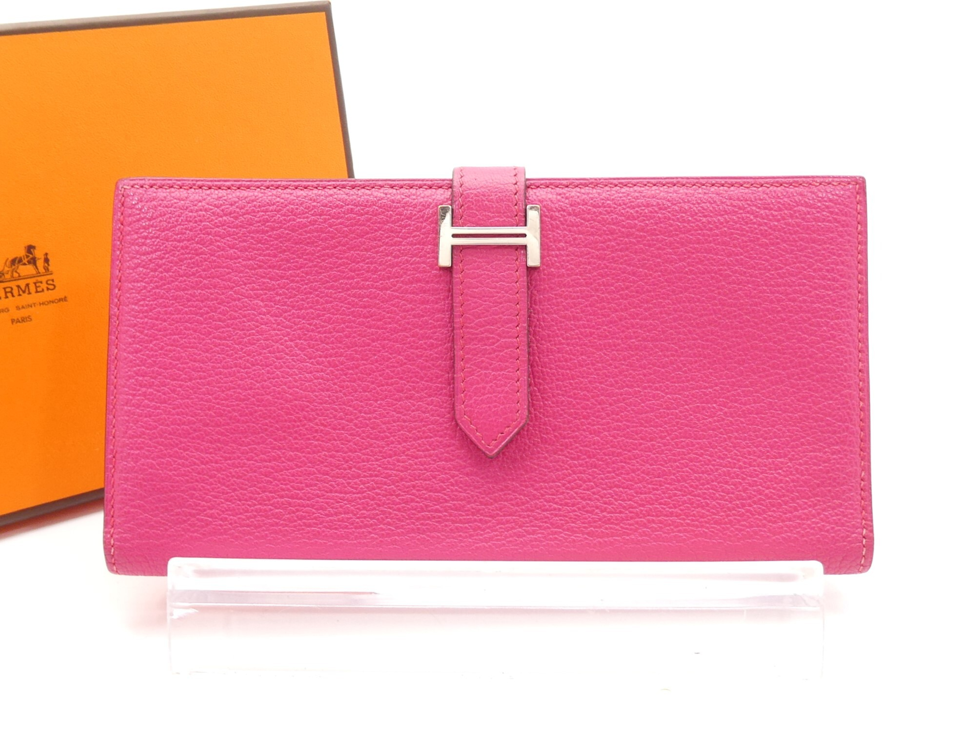 Bearn Soufflé wallet with M stamp