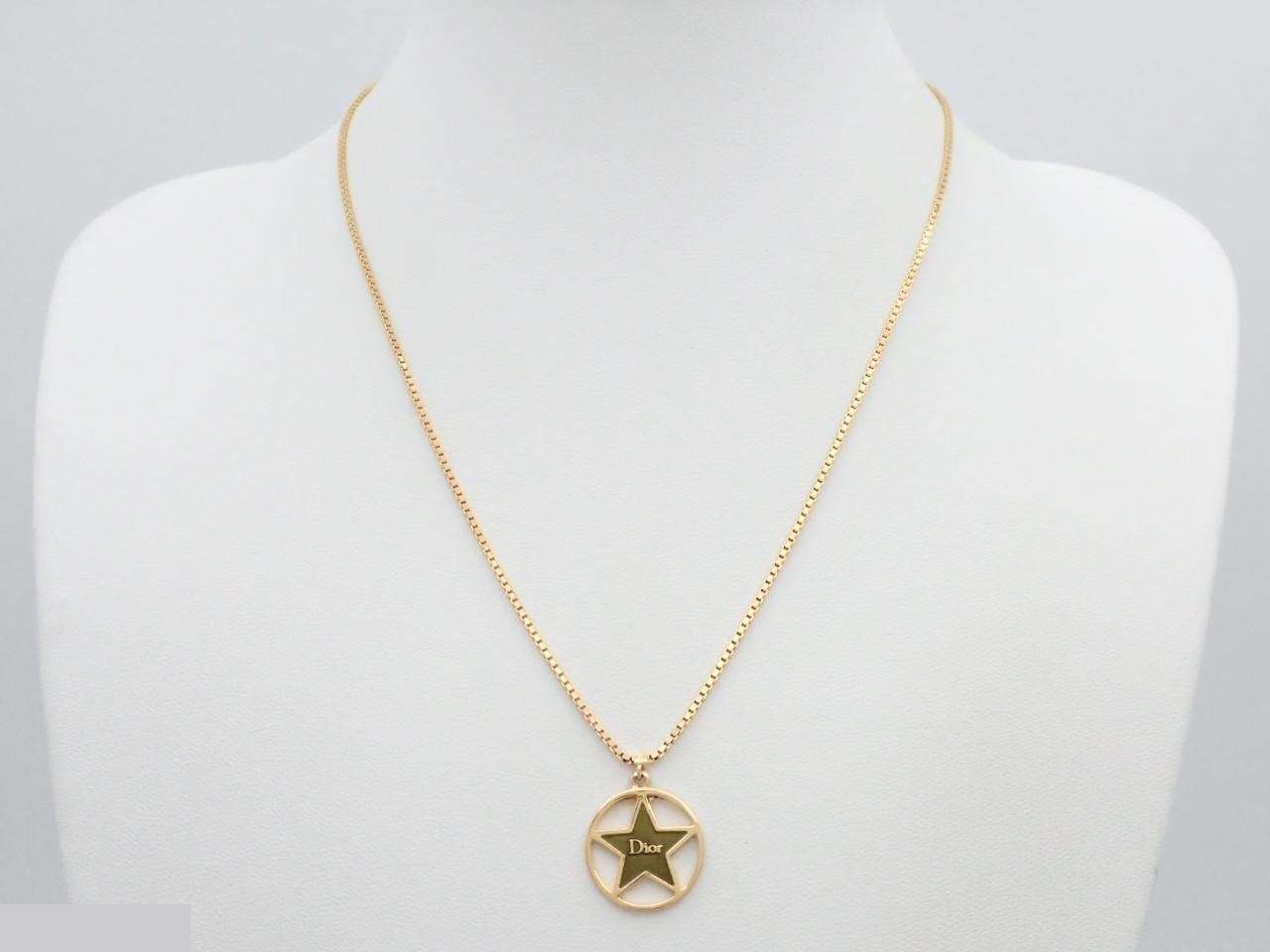 Other line: Precious metal necklaces and pendants, neck circumference approximately 46 cm. — view 3