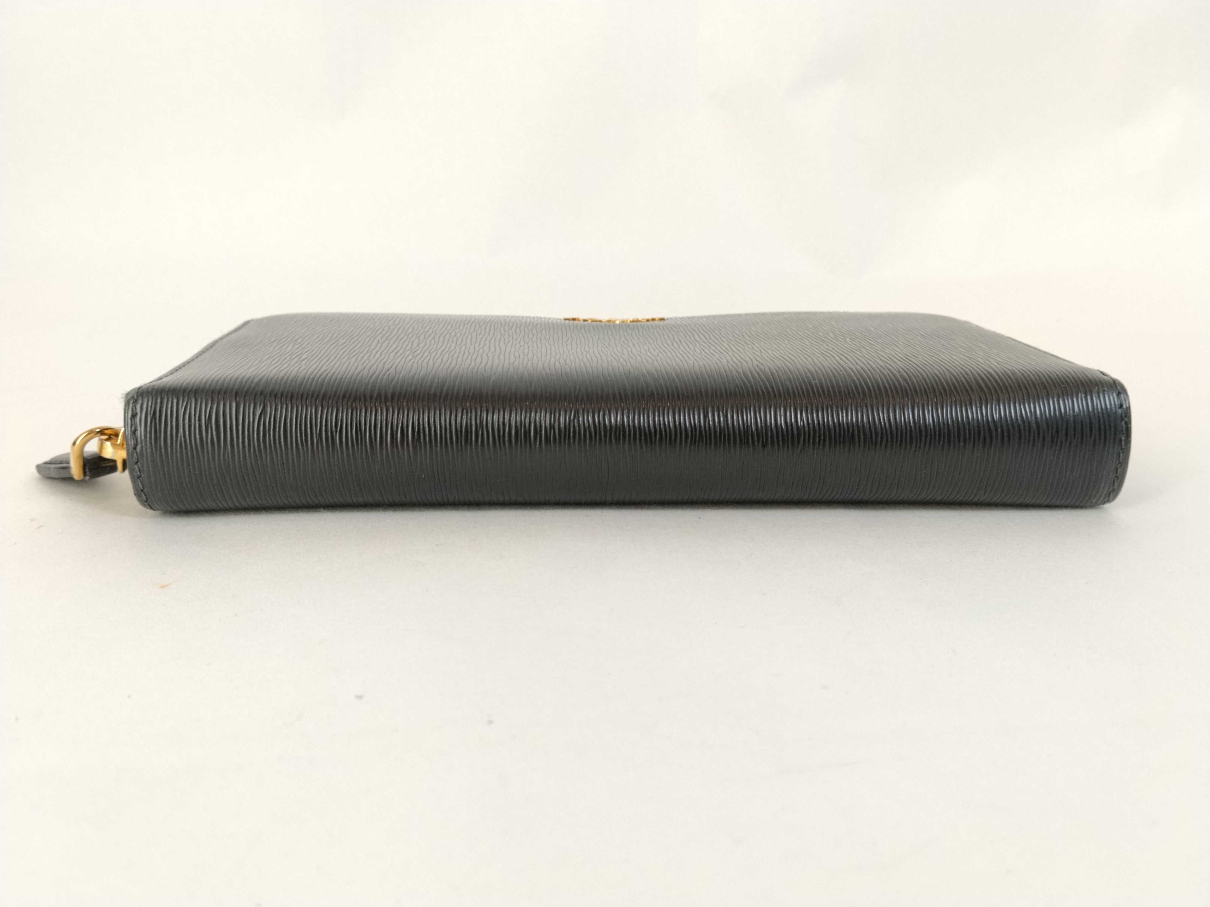wallet — view 4
