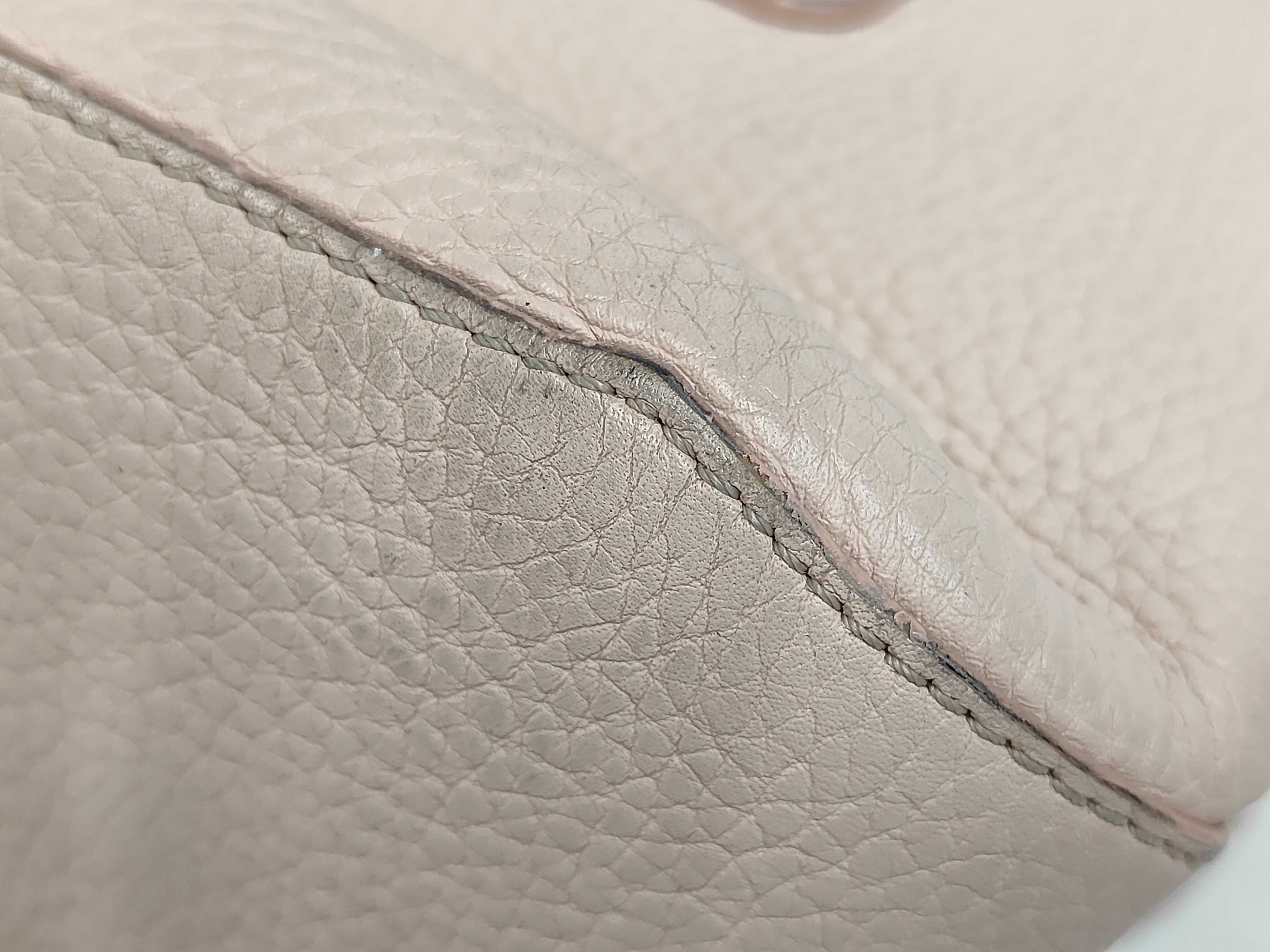 M50257 Parnasséa Volta 2-Way Taurillon Petal Handbag — view 3
