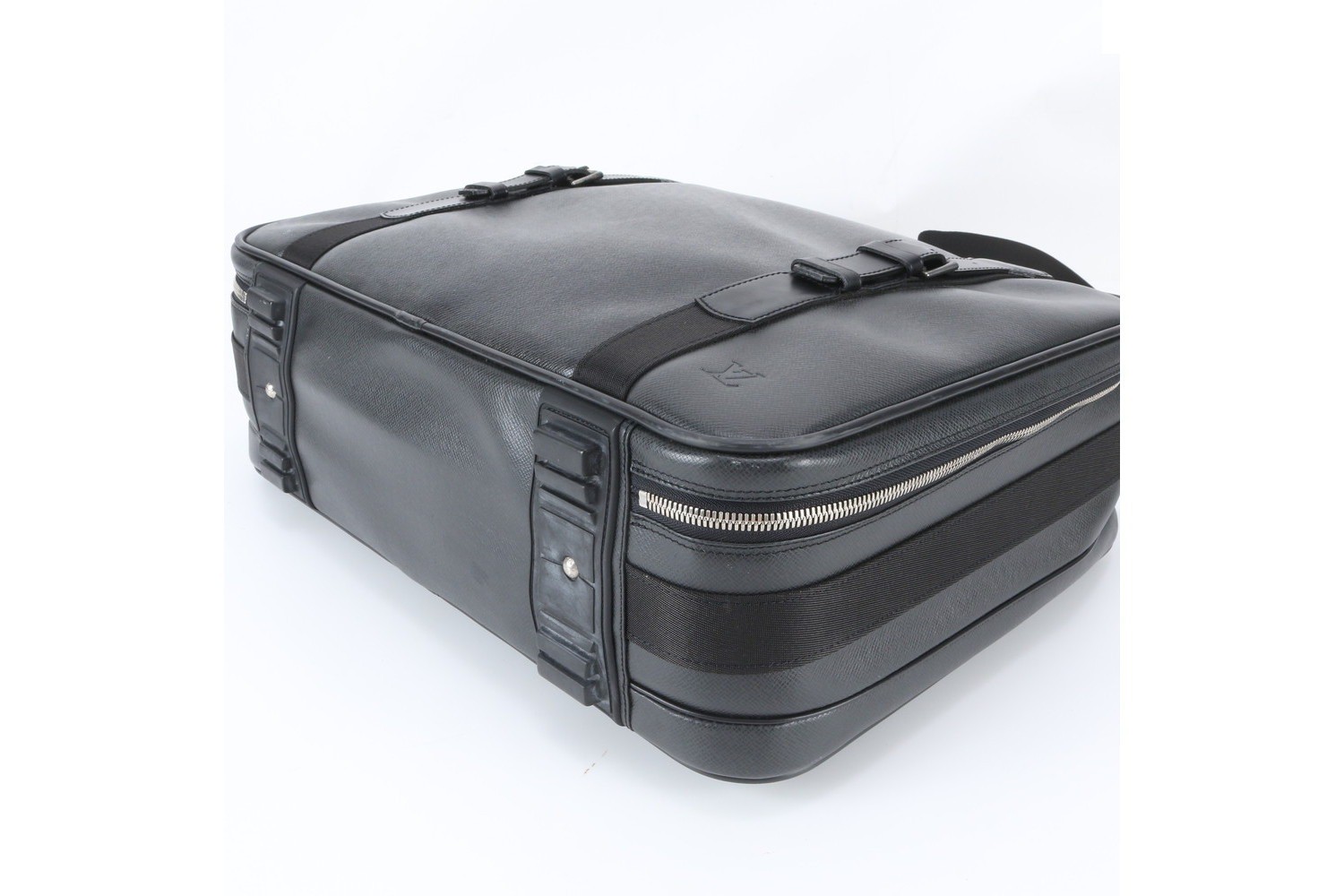Taiga Satellite 53 M30092 Leather 2-Way Boston Bag — view 6