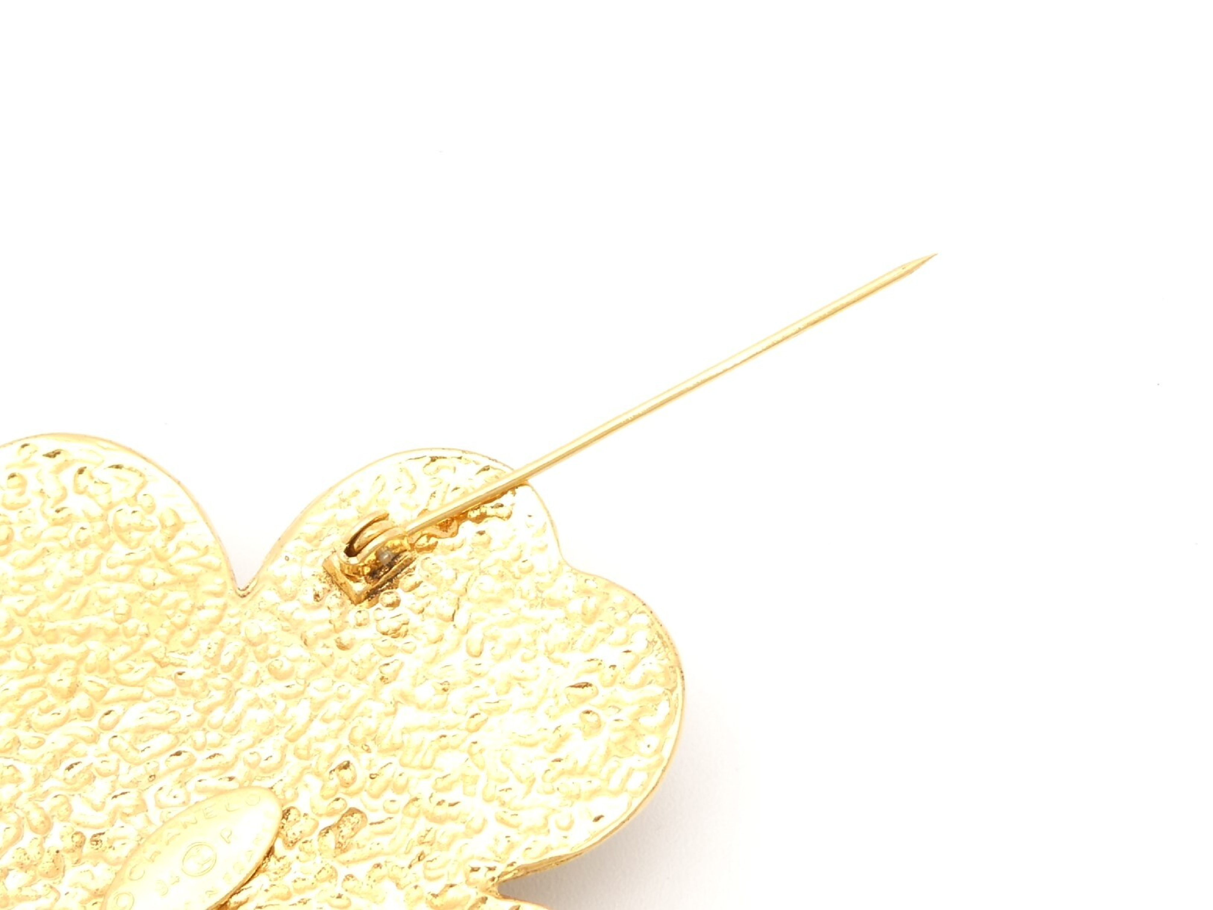 Coco Mark Clover Gold Brooch — view 4
