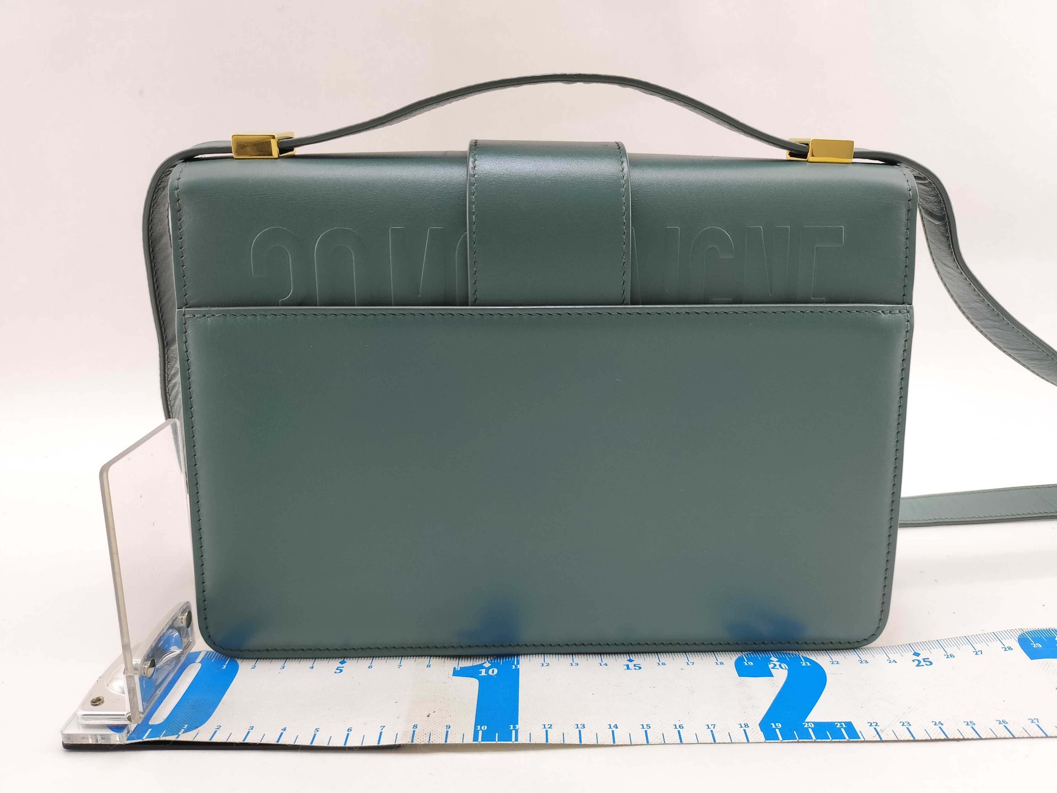 30 Montaigne Leather Handbag, Green — view 2