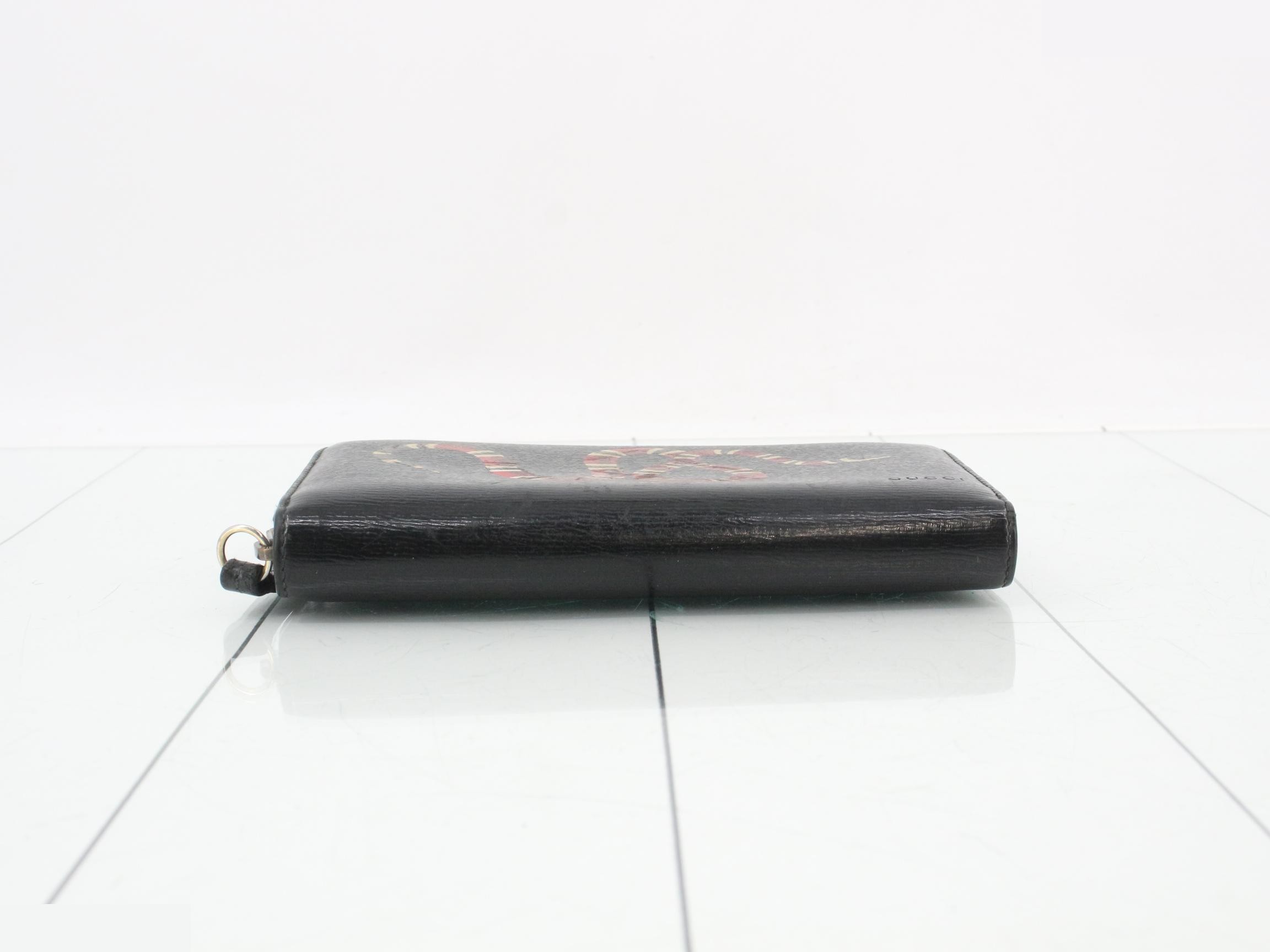 Leather long wallet, round zipper, snake pattern — view 3