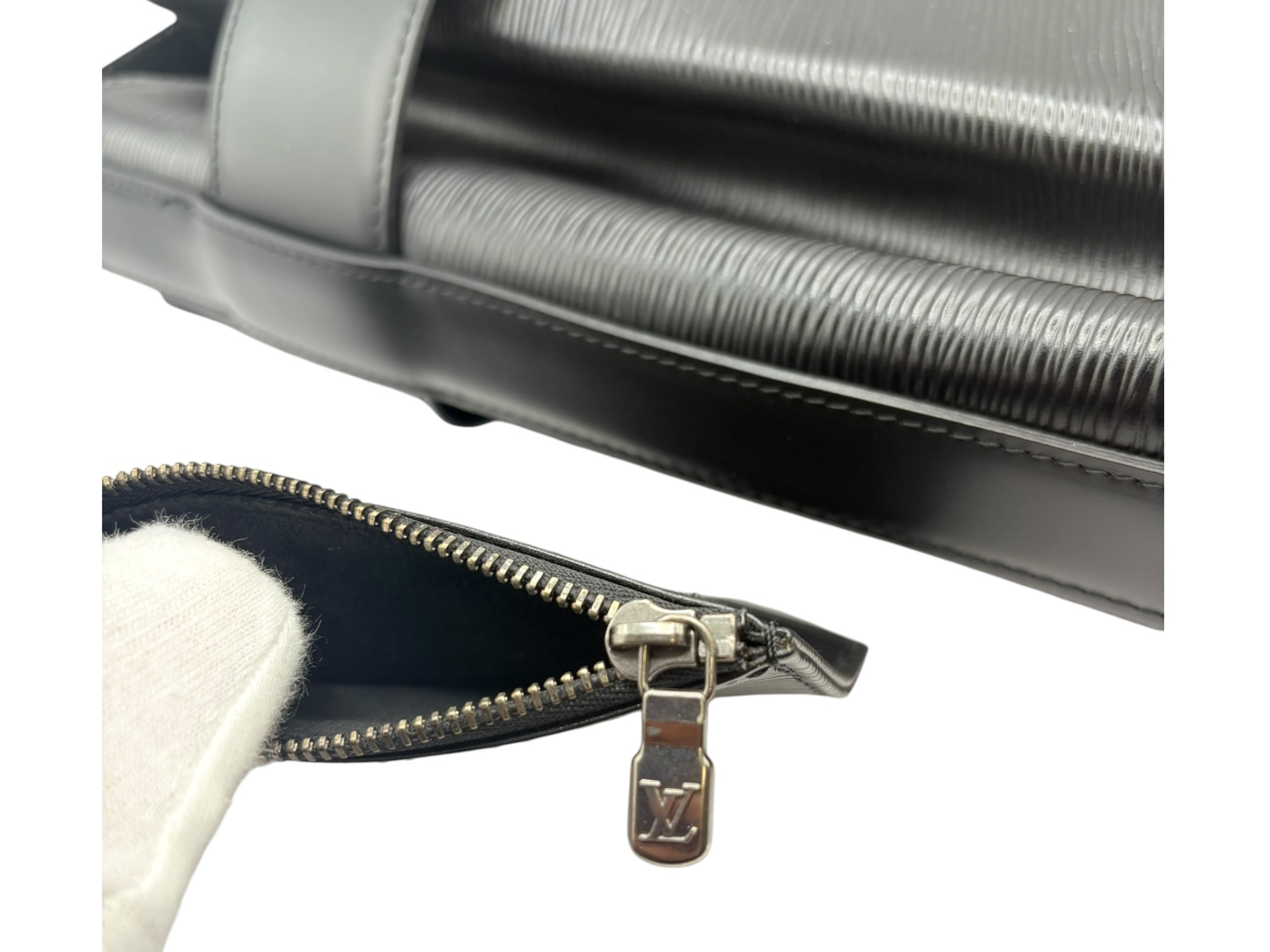Epi Sac Depaule M80157 Shoulder Bag — view 11