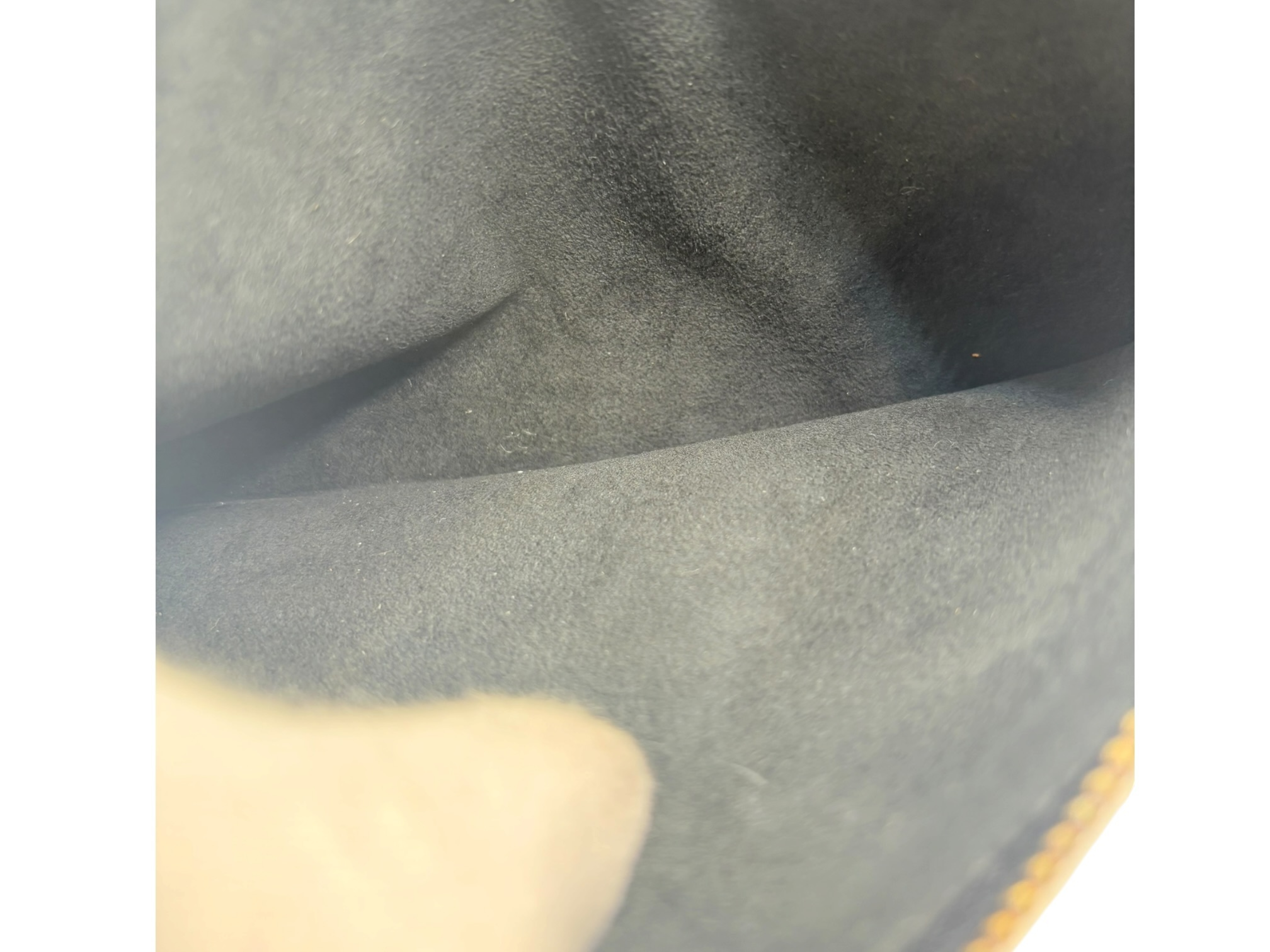 Epi Sac Depaule M80157 Shoulder Bag — view 10