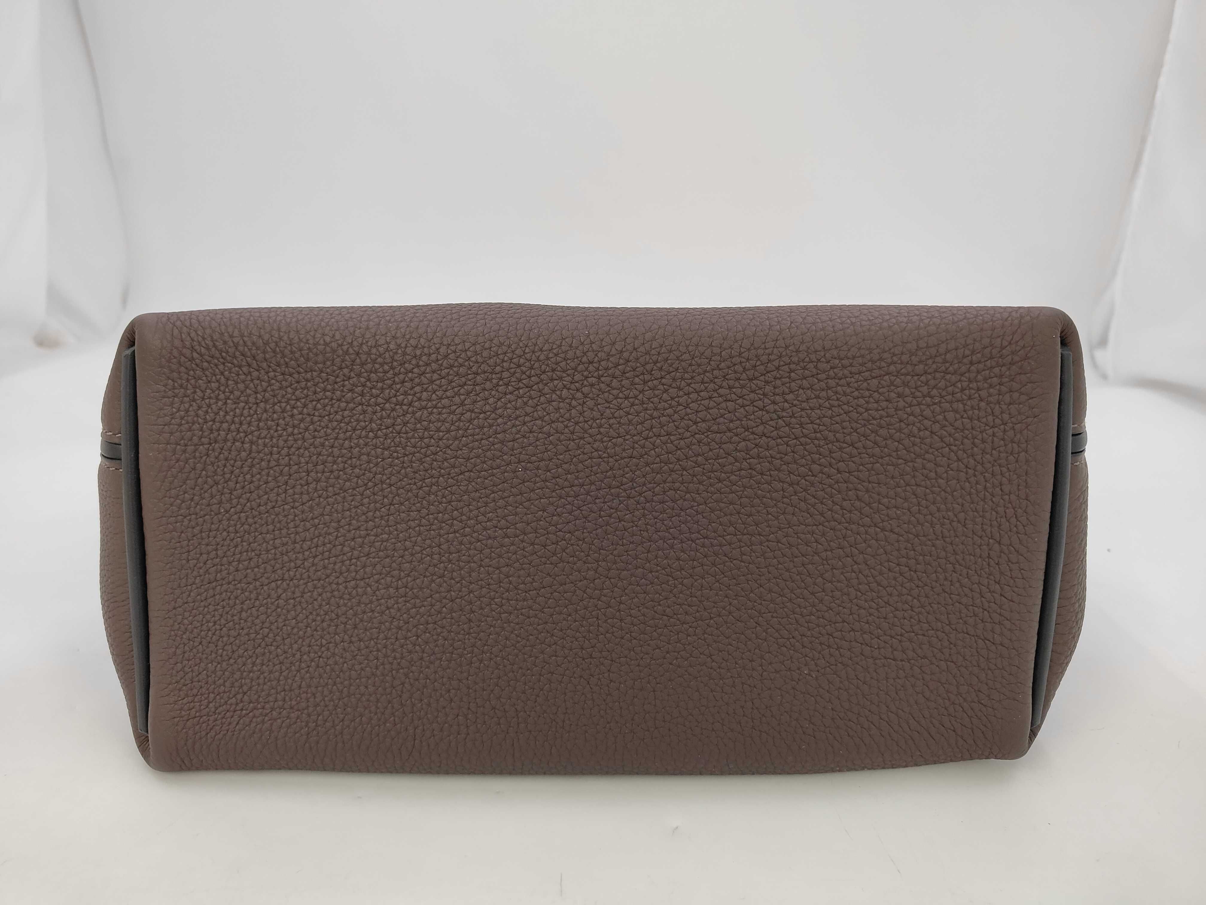 Vanquatriole 29 Shoulder Bag — view 4