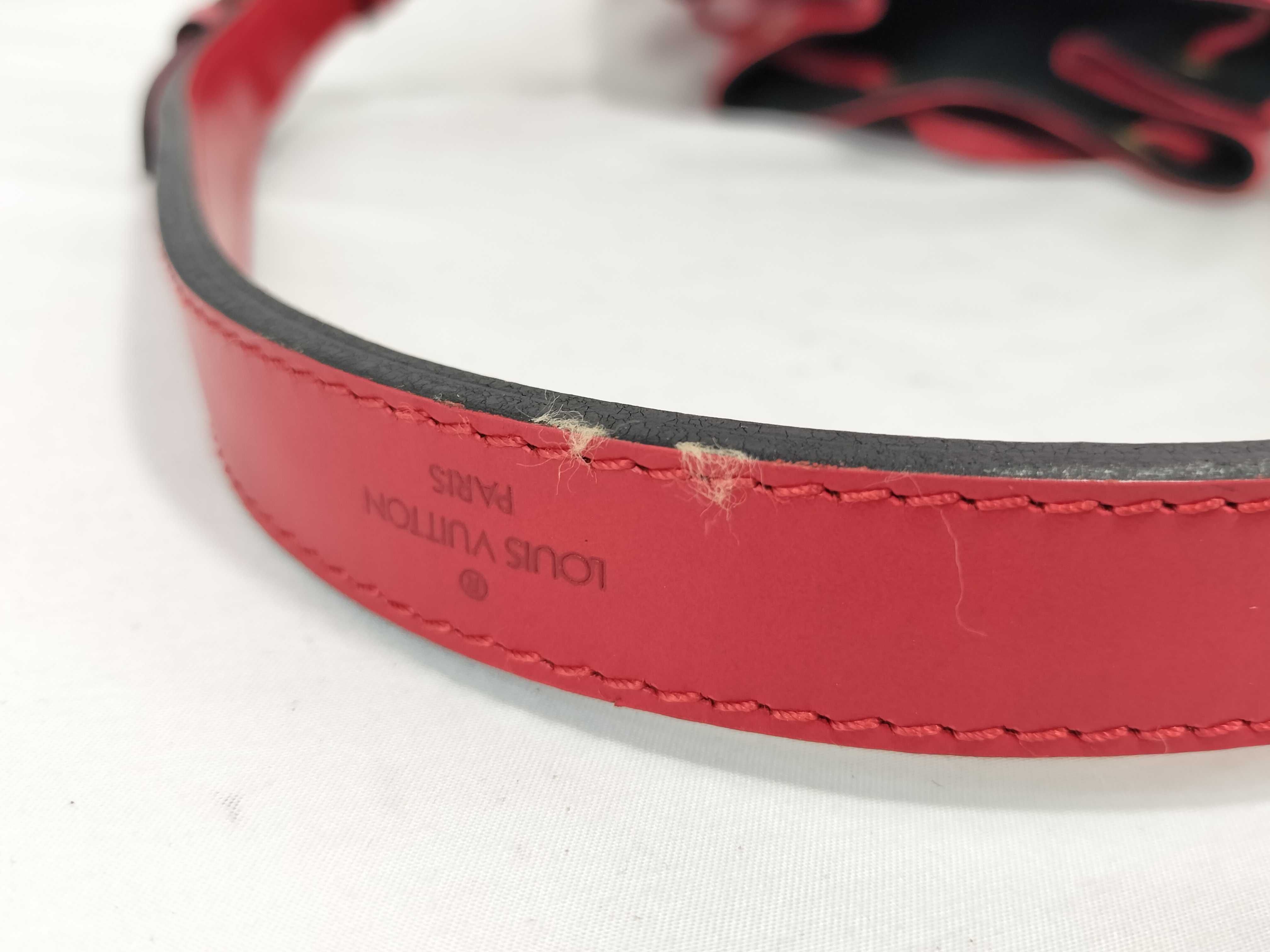 Epi LV Epi Petit Noé Shoulder Bag — view 4