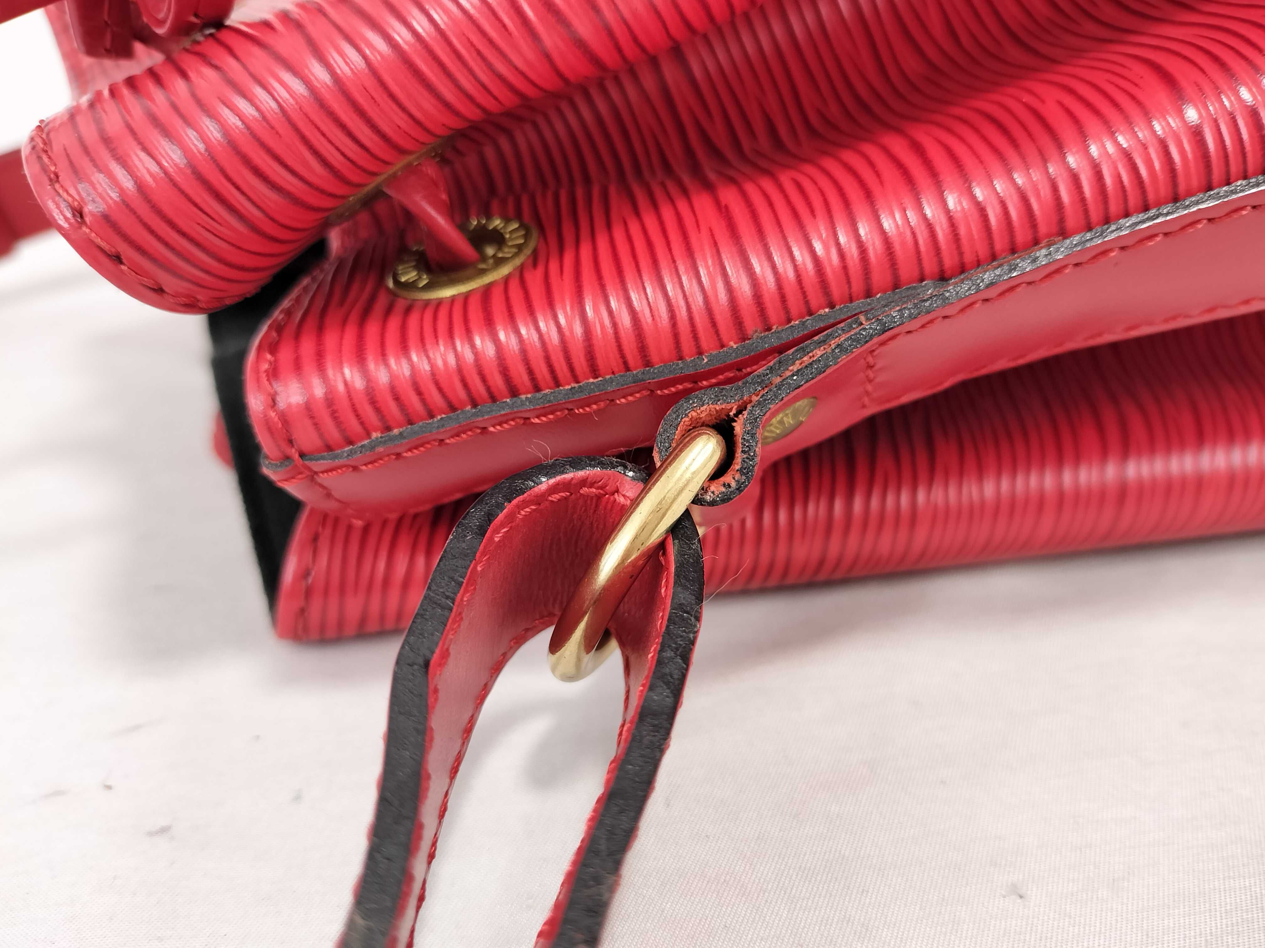 Epi LV Epi Petit Noé Shoulder Bag — view 5