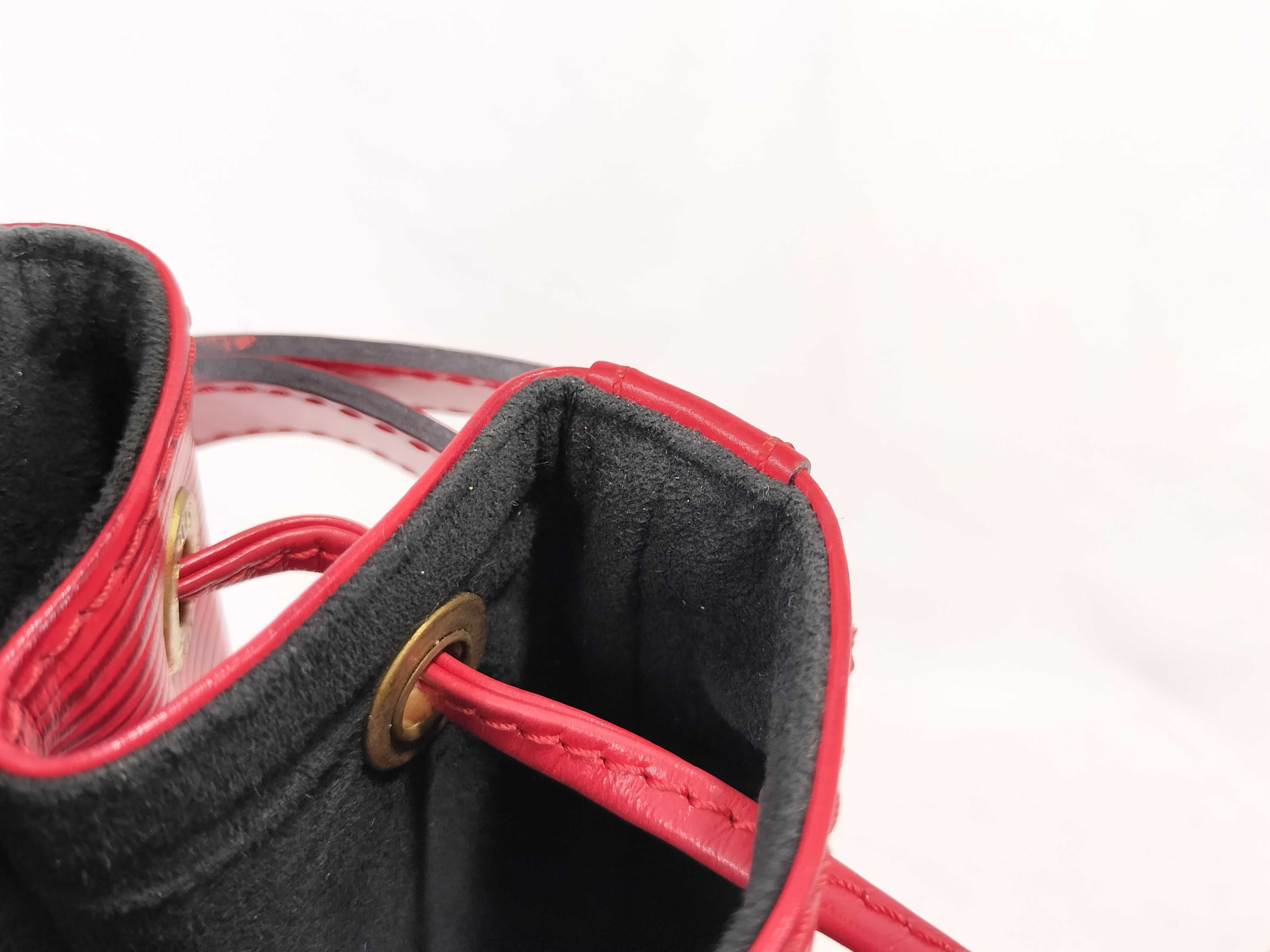 Epi LV Epi Petit Noé Shoulder Bag — view 8