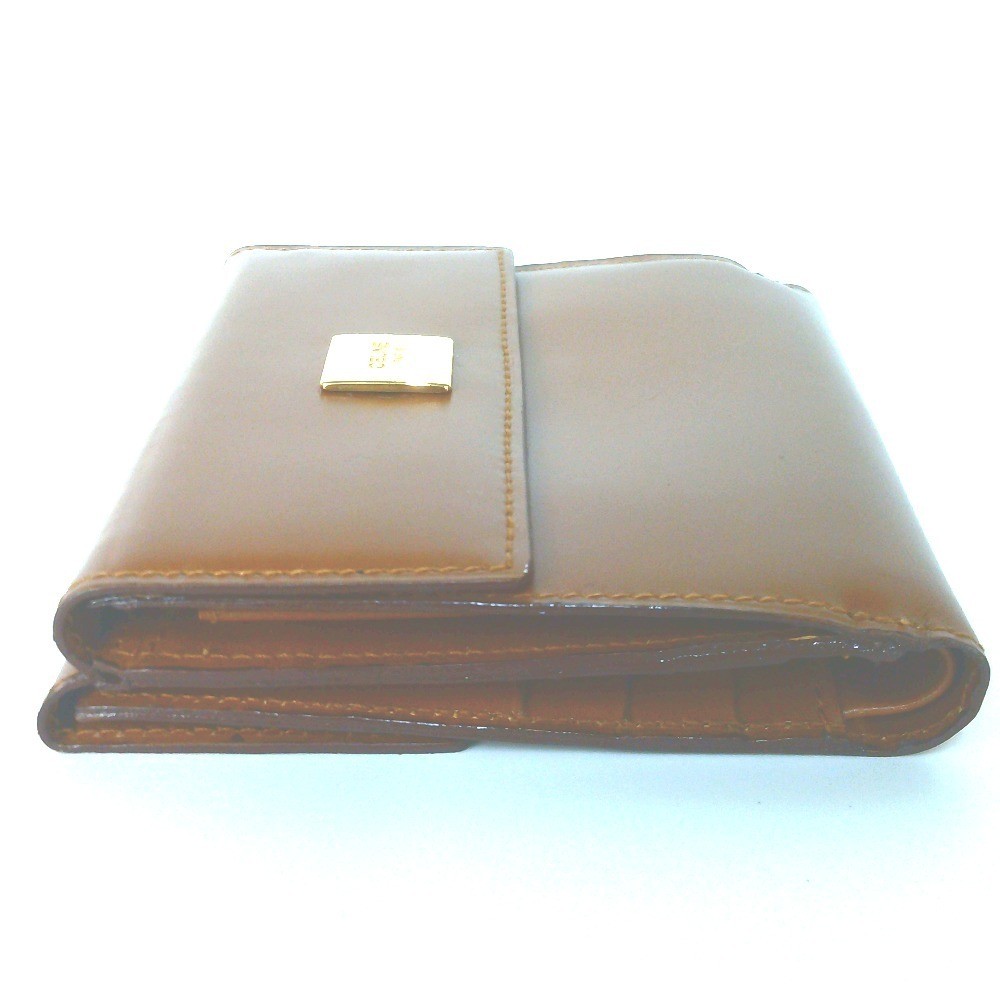 Other lines: Bags and Wallets — view 3