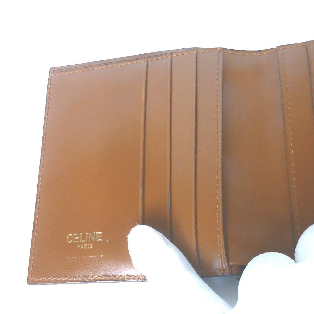 Other lines: Bags and Wallets — view 7