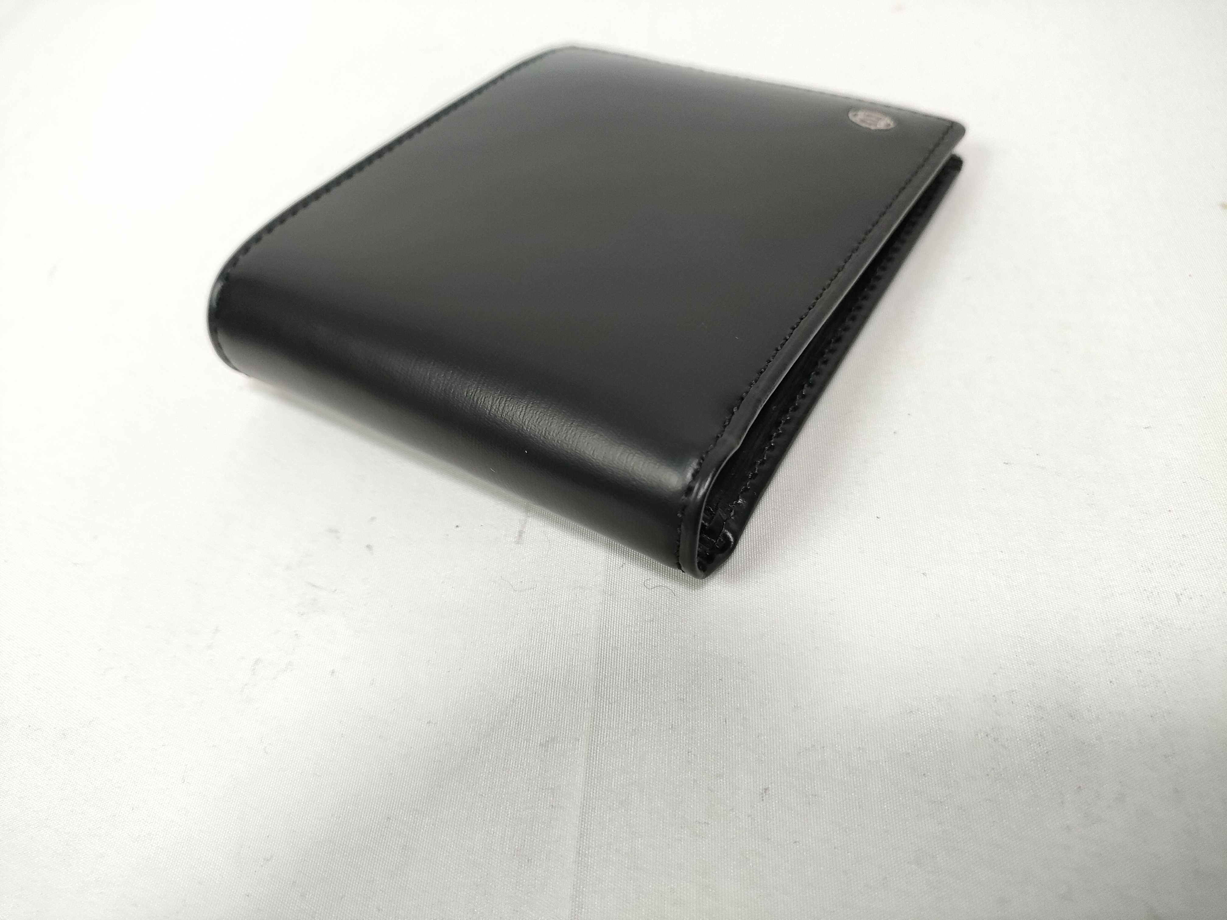 bi-fold wallet, black, with box and warranty. — view 6