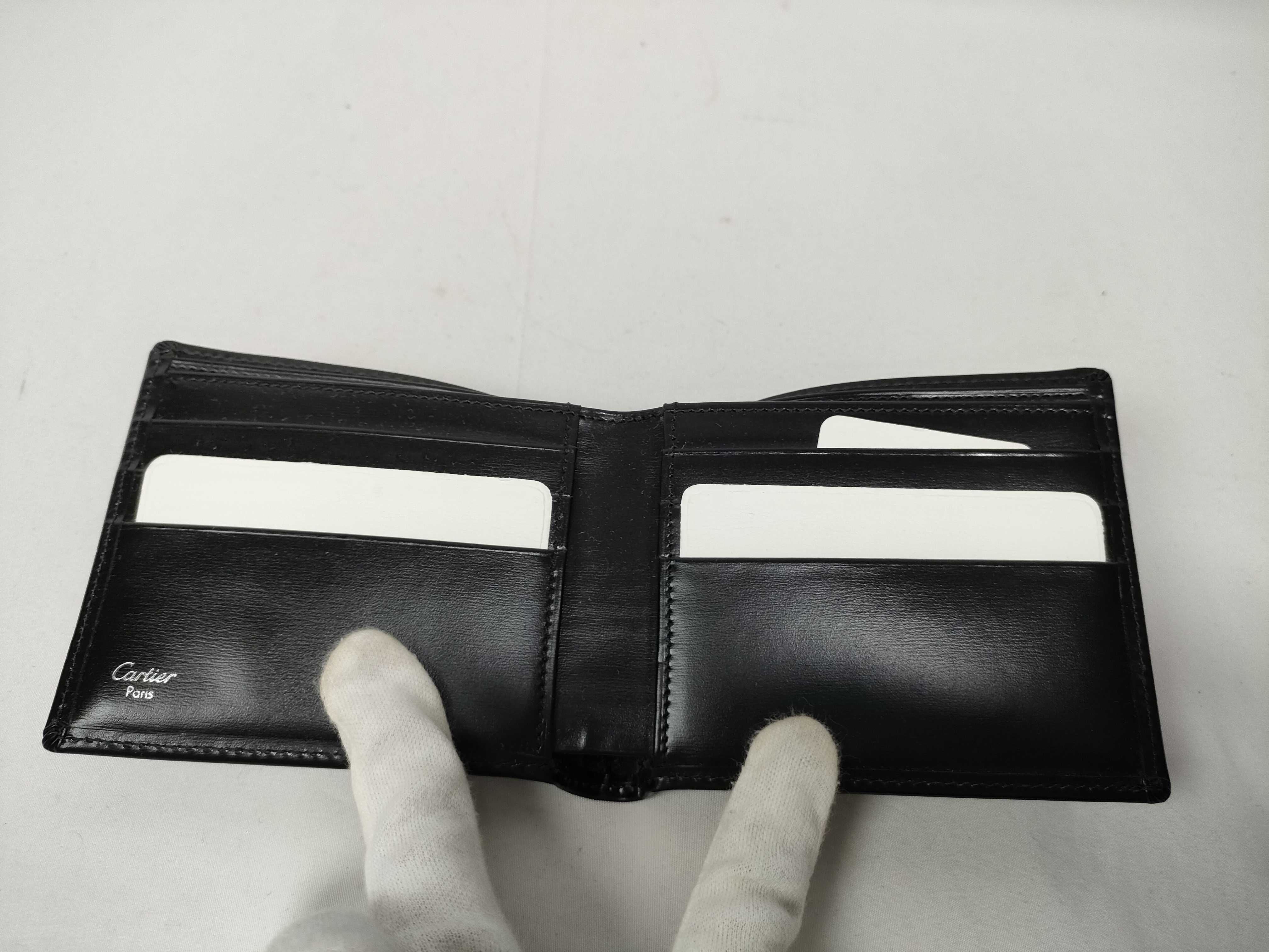 bi-fold wallet, black, with box and warranty. — view 8