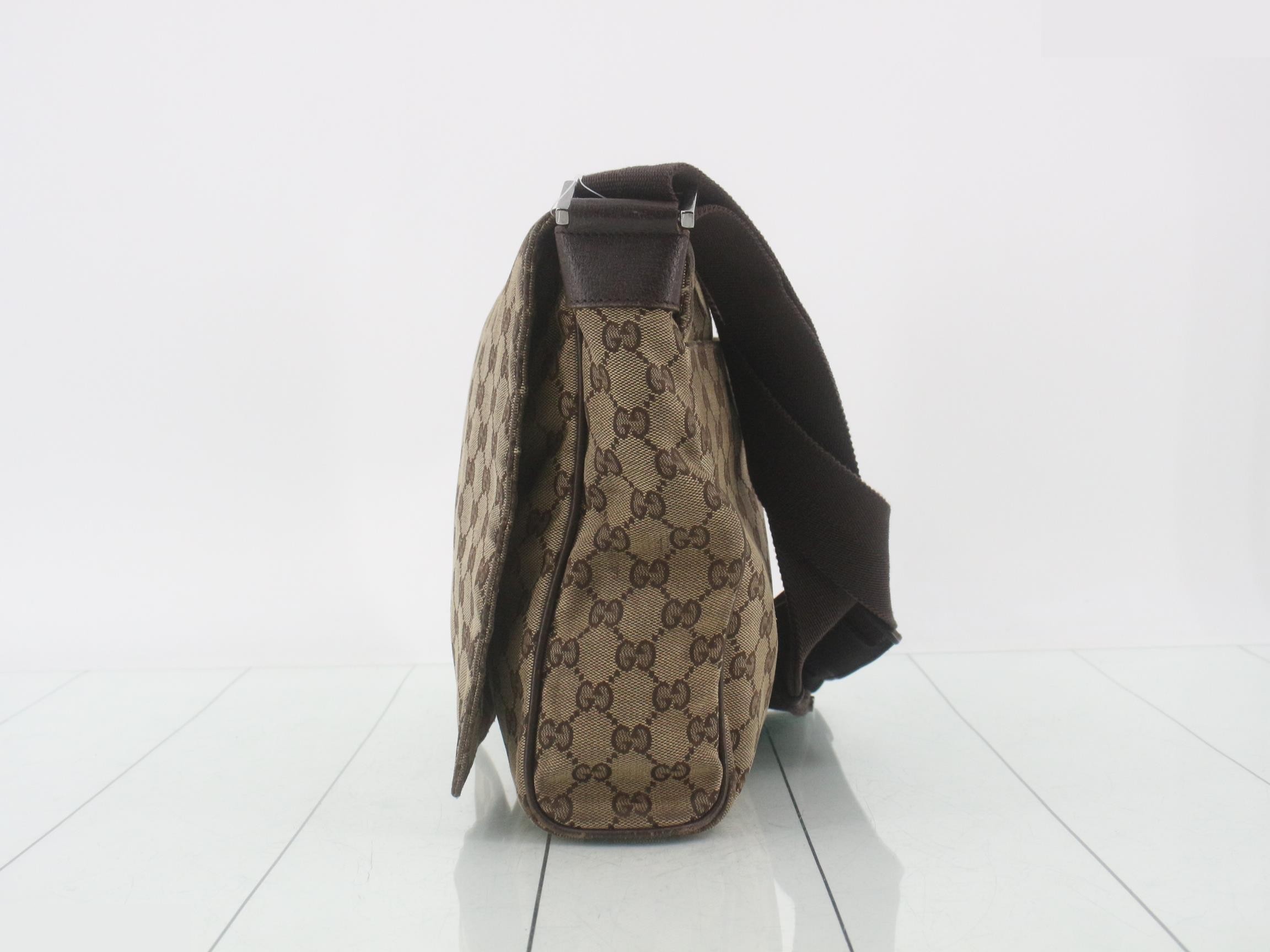 GG Canvas Shoulder Bag — view 3