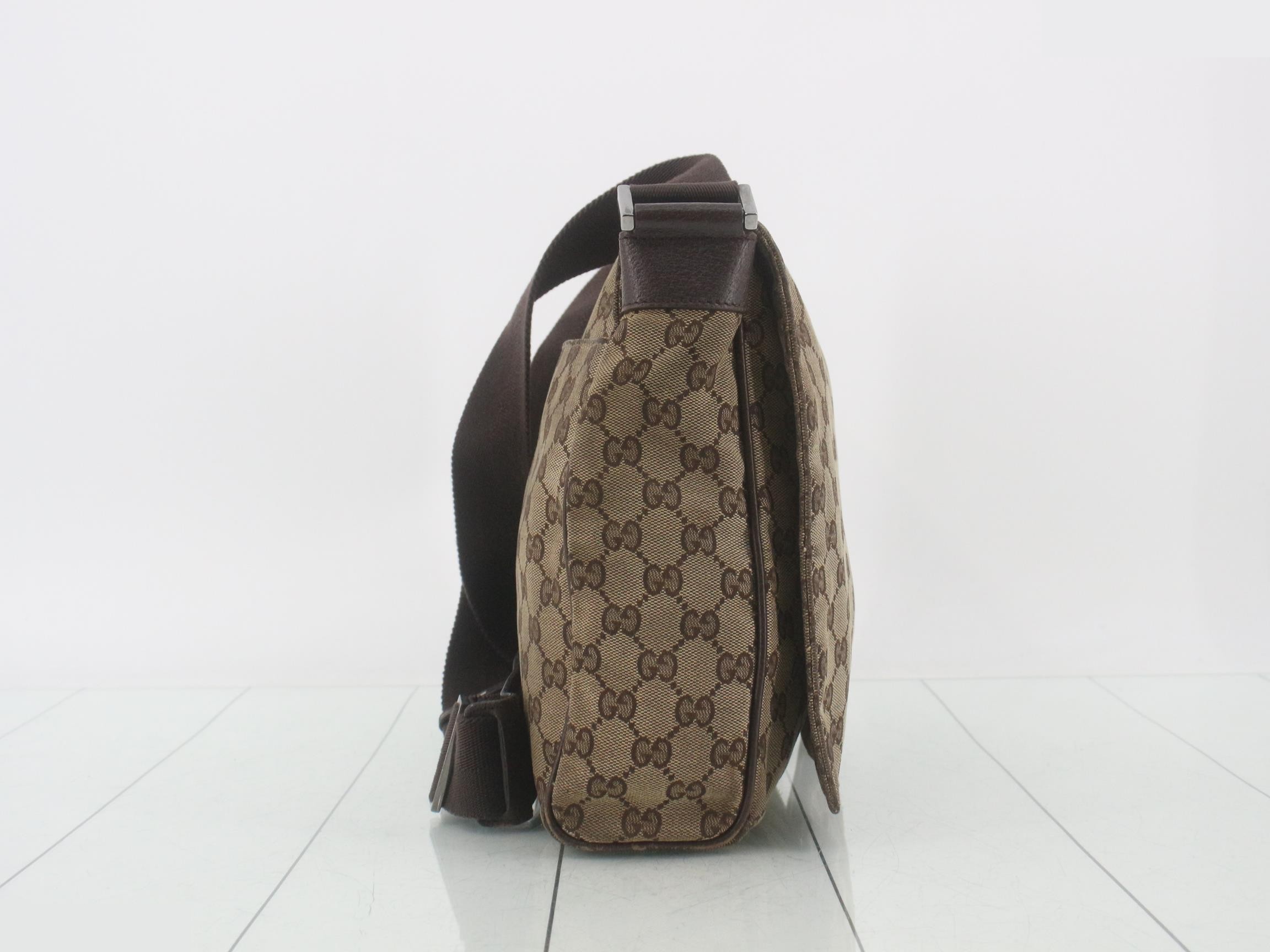 GG Canvas Shoulder Bag — view 4