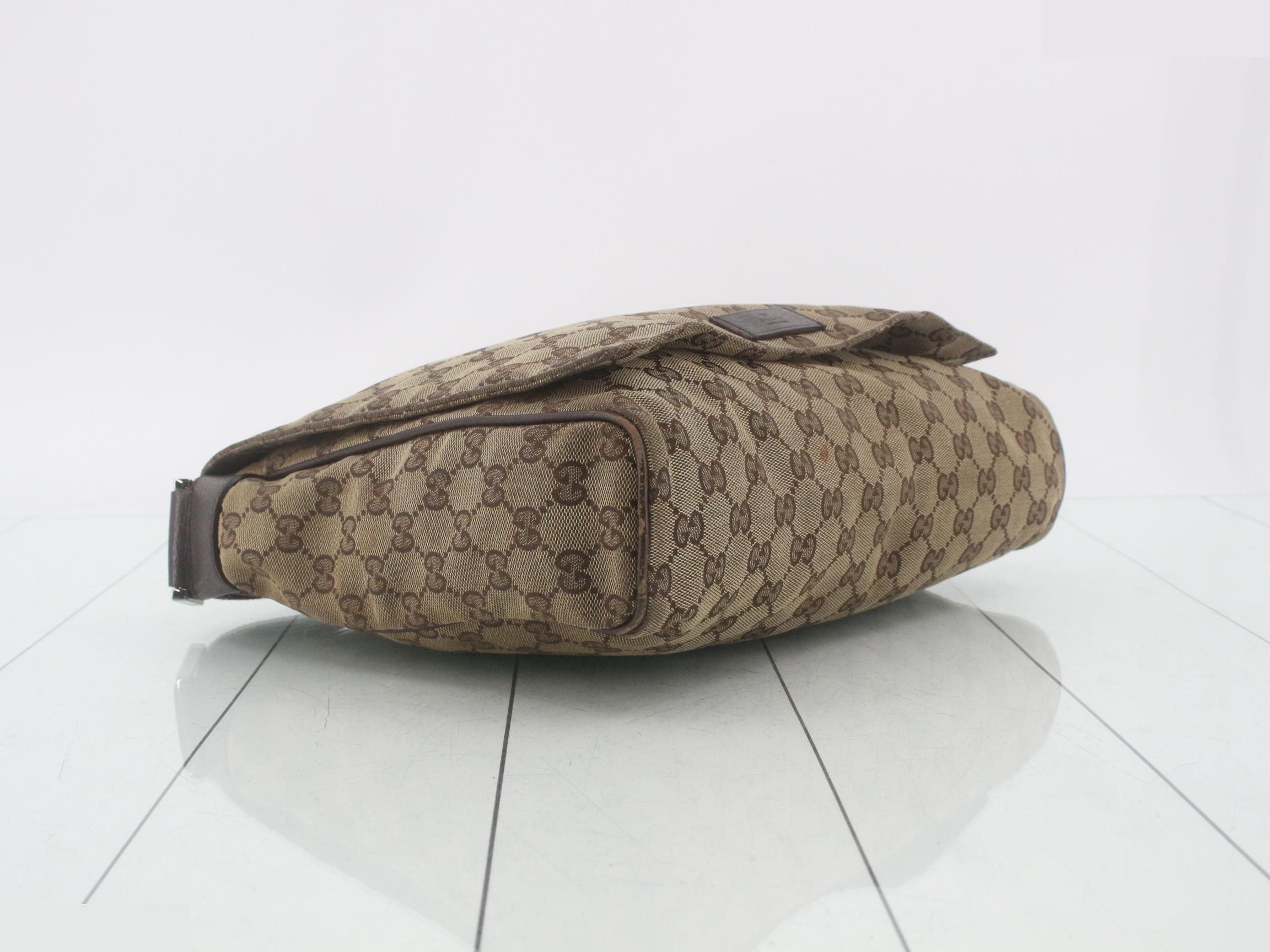 GG Canvas Shoulder Bag — view 5