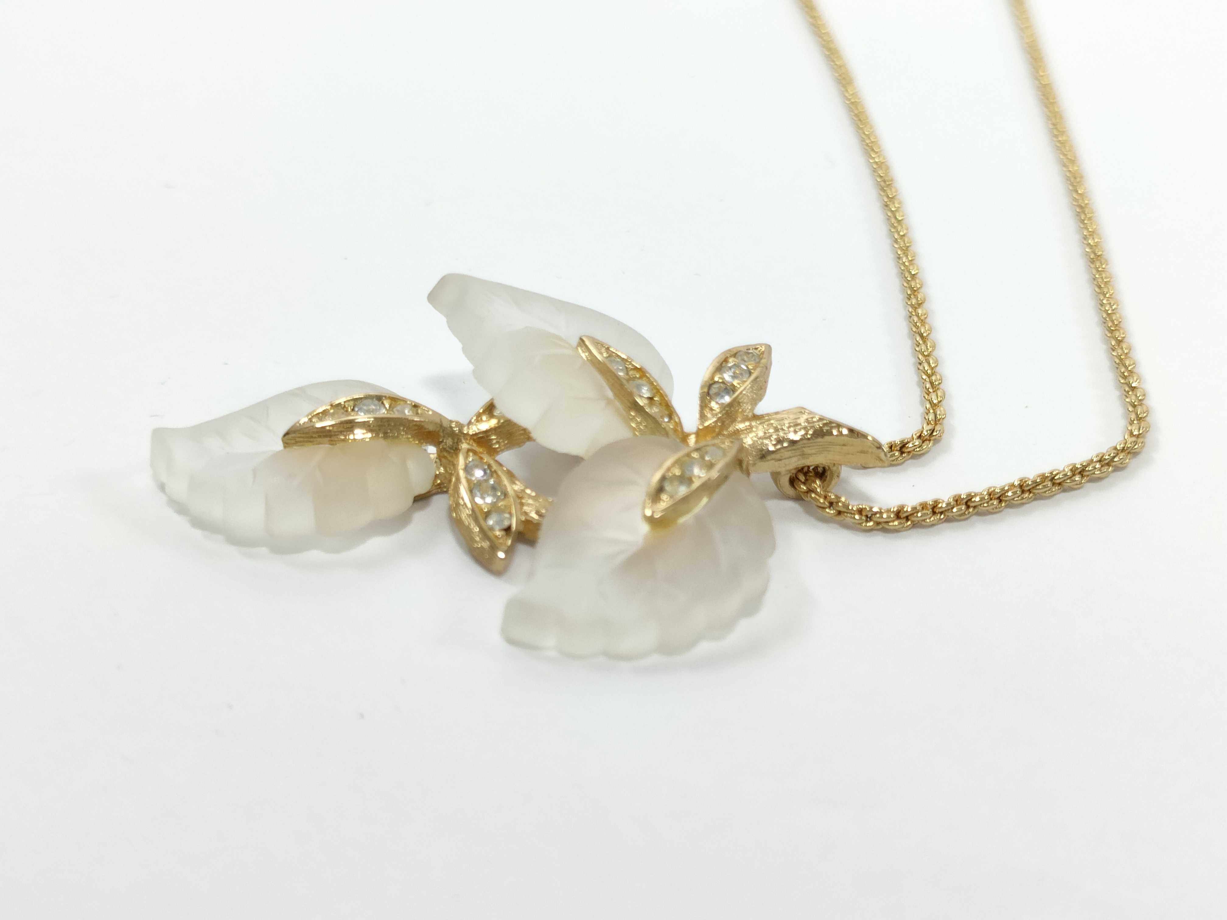 necklace — view 4