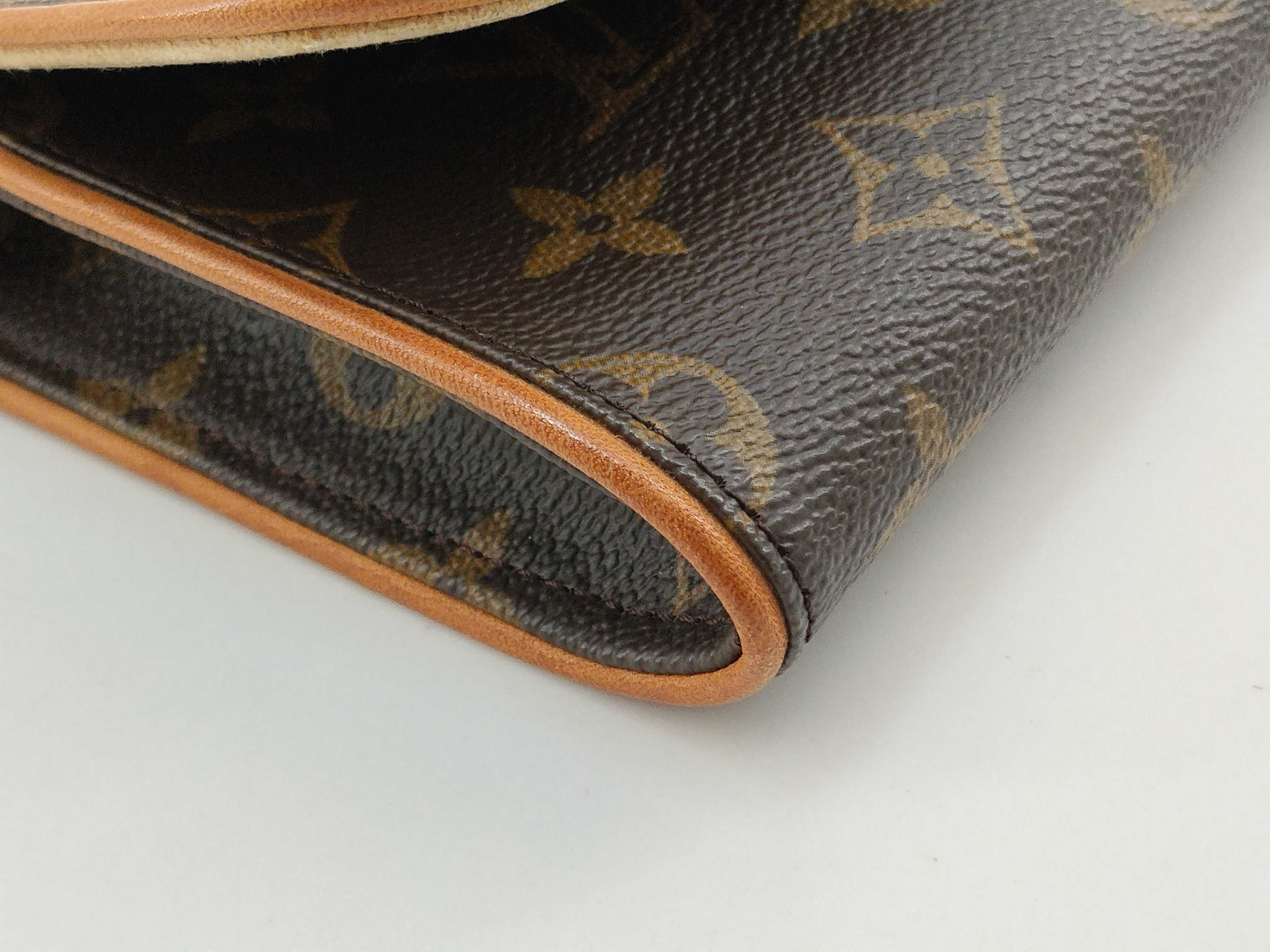 Monogram Louis Vuitton M51852 Clutch Bag — view 4