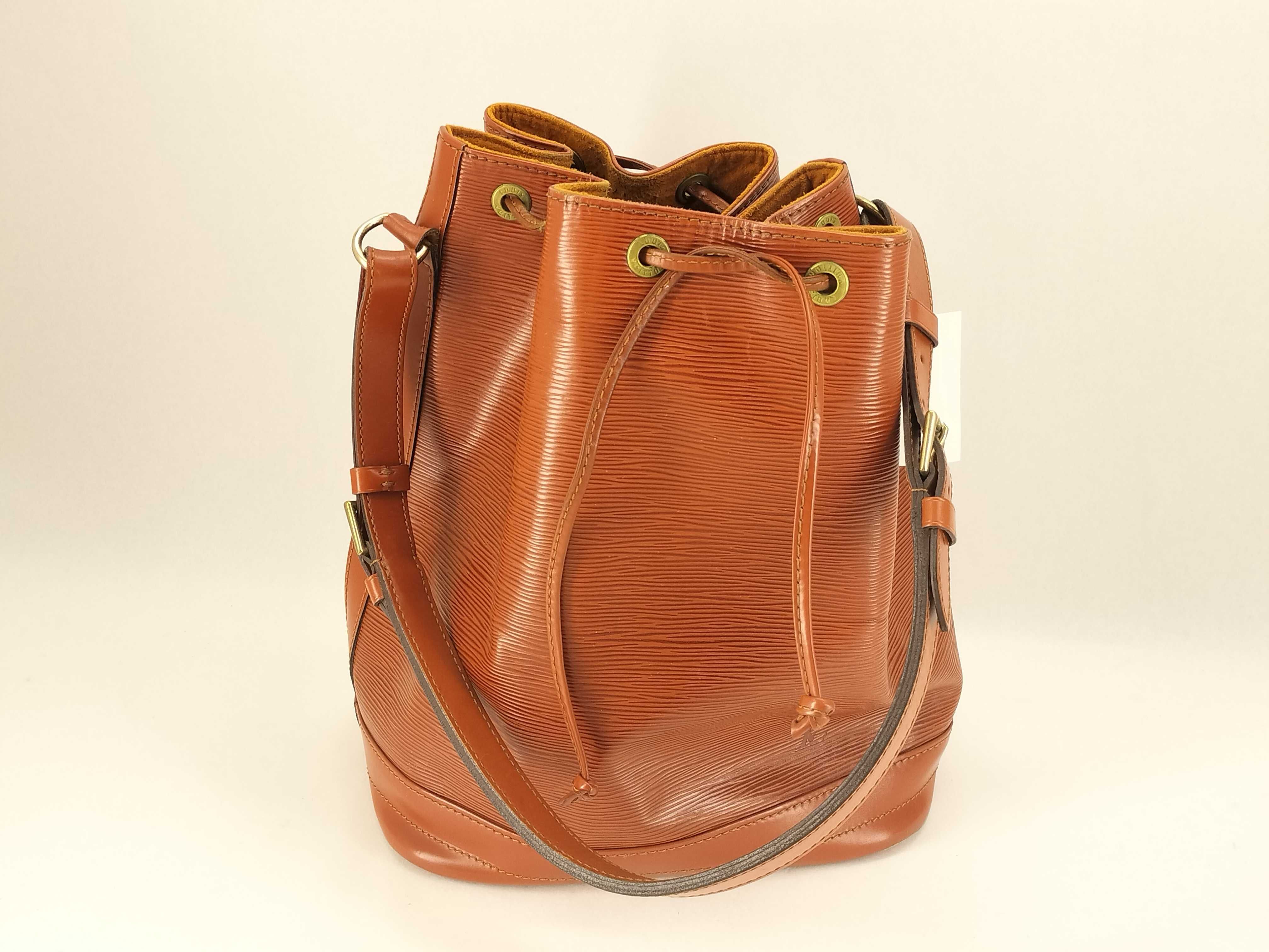 Epi Noé Shoulder Bag