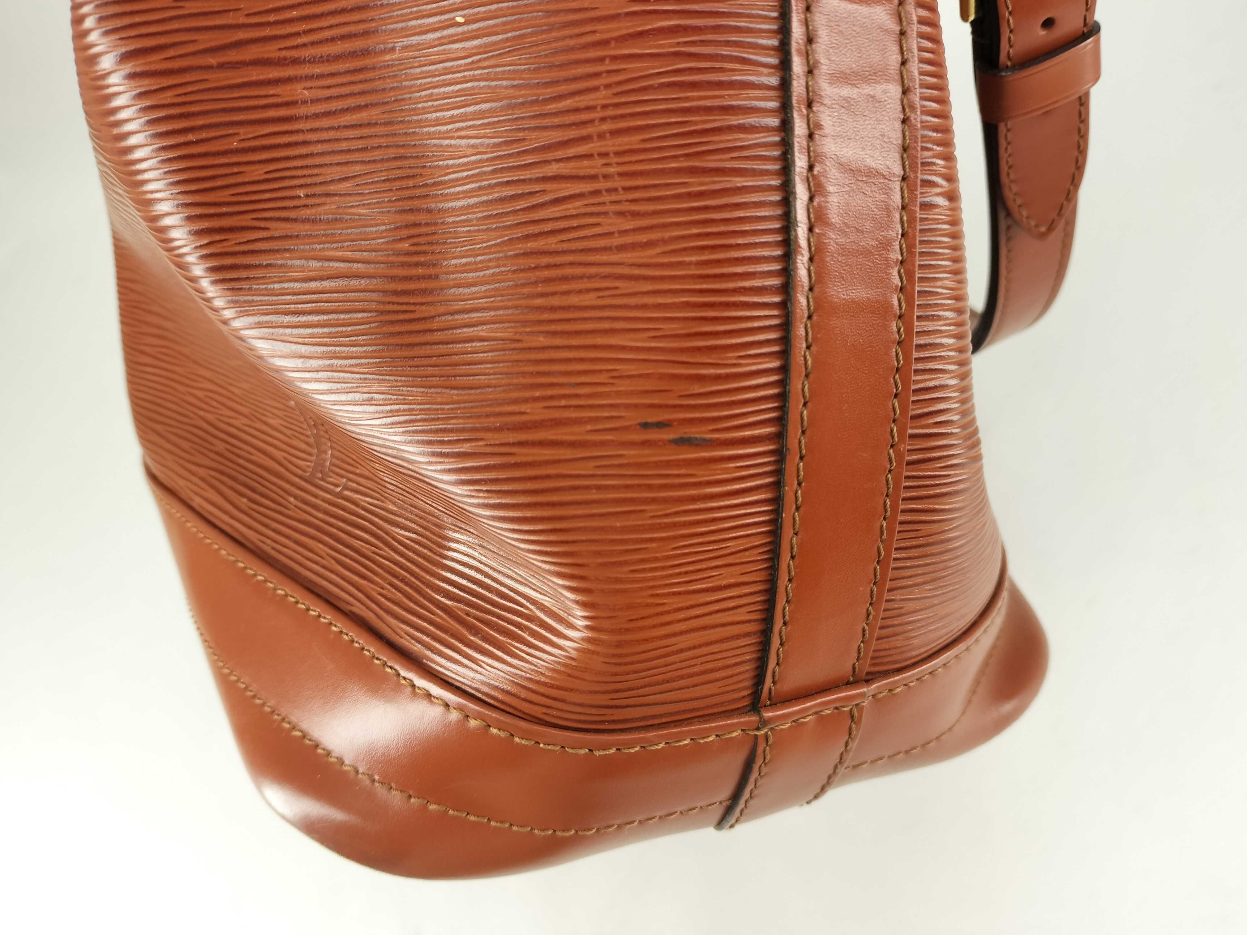 Epi Noé Shoulder Bag — view 15