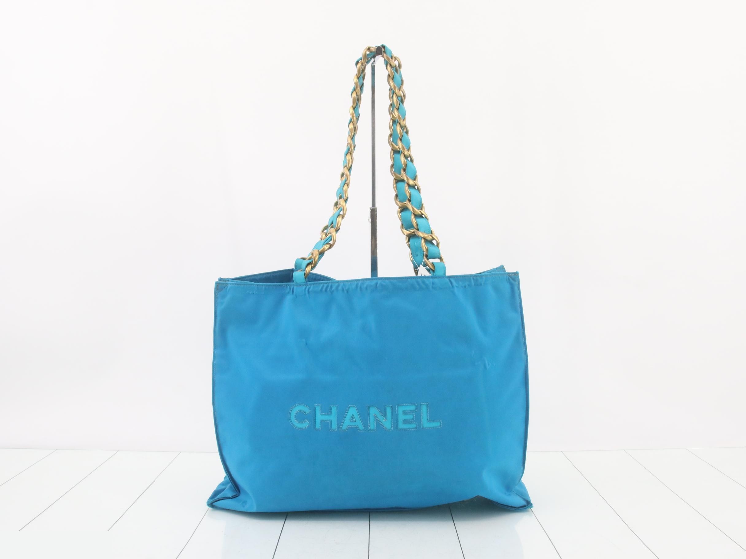Vintage Chanel logo chain tote bag, Coco Mark, turquoise blue — view 2