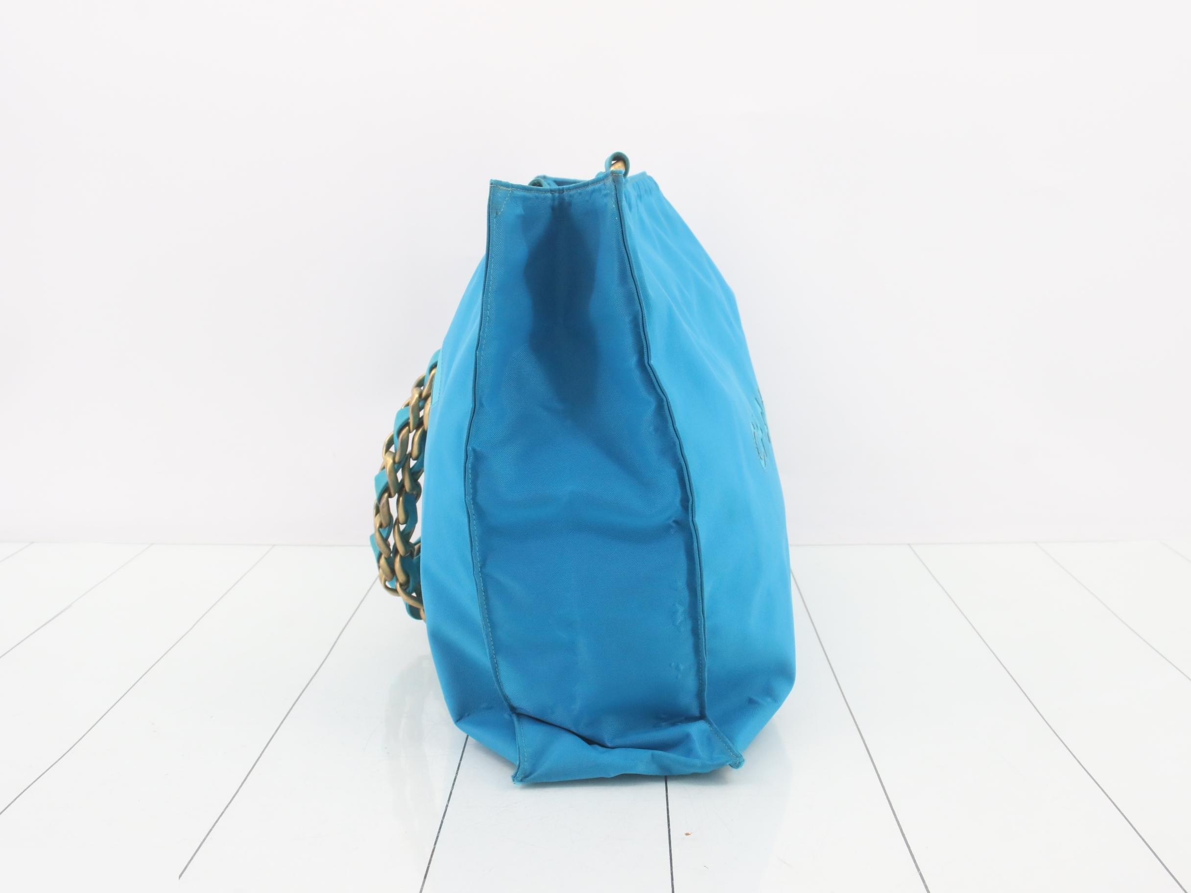 Vintage Chanel logo chain tote bag, Coco Mark, turquoise blue — view 3