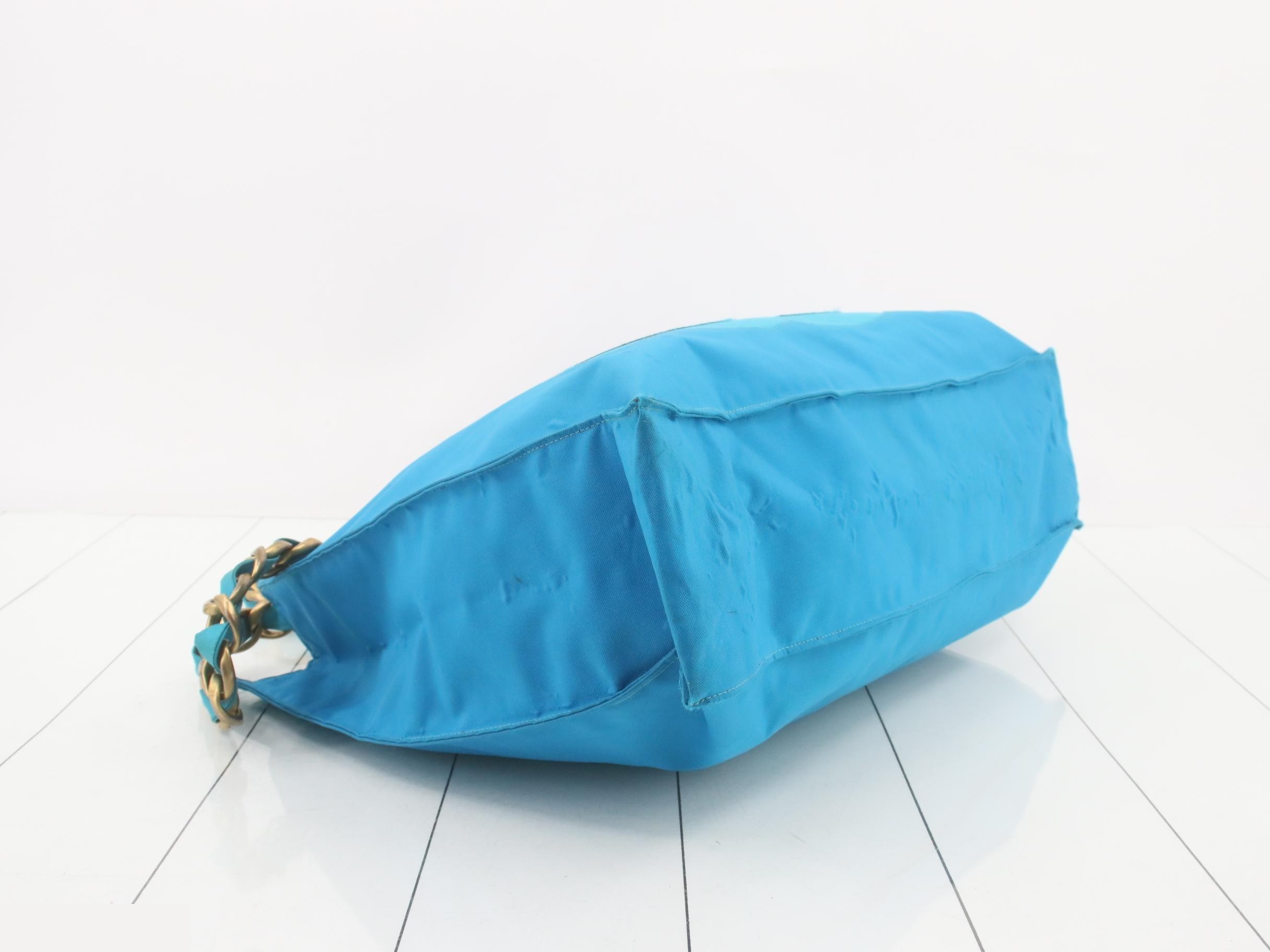 Vintage Chanel logo chain tote bag, Coco Mark, turquoise blue — view 5