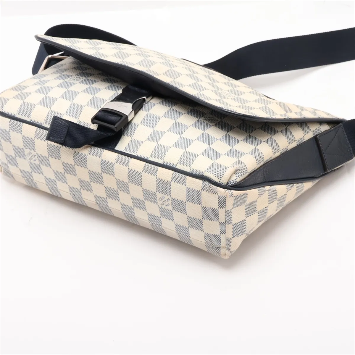 Damier Coast Matchpoint Messenger N40019 GI1118 White — view 3