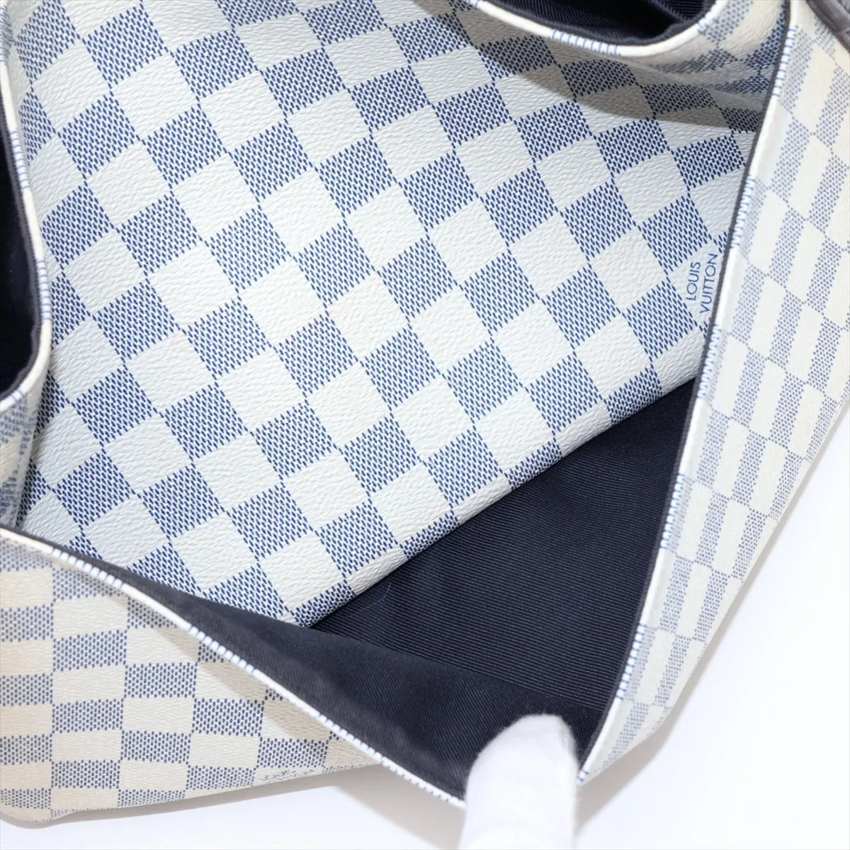 Damier Coast Matchpoint Messenger N40019 GI1118 White — view 10
