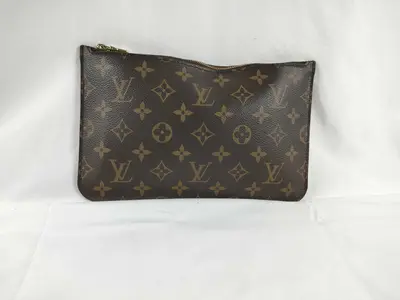 Monogram Louis Vuitton Monogram Neverfull attached pouch Fuchsia pouch