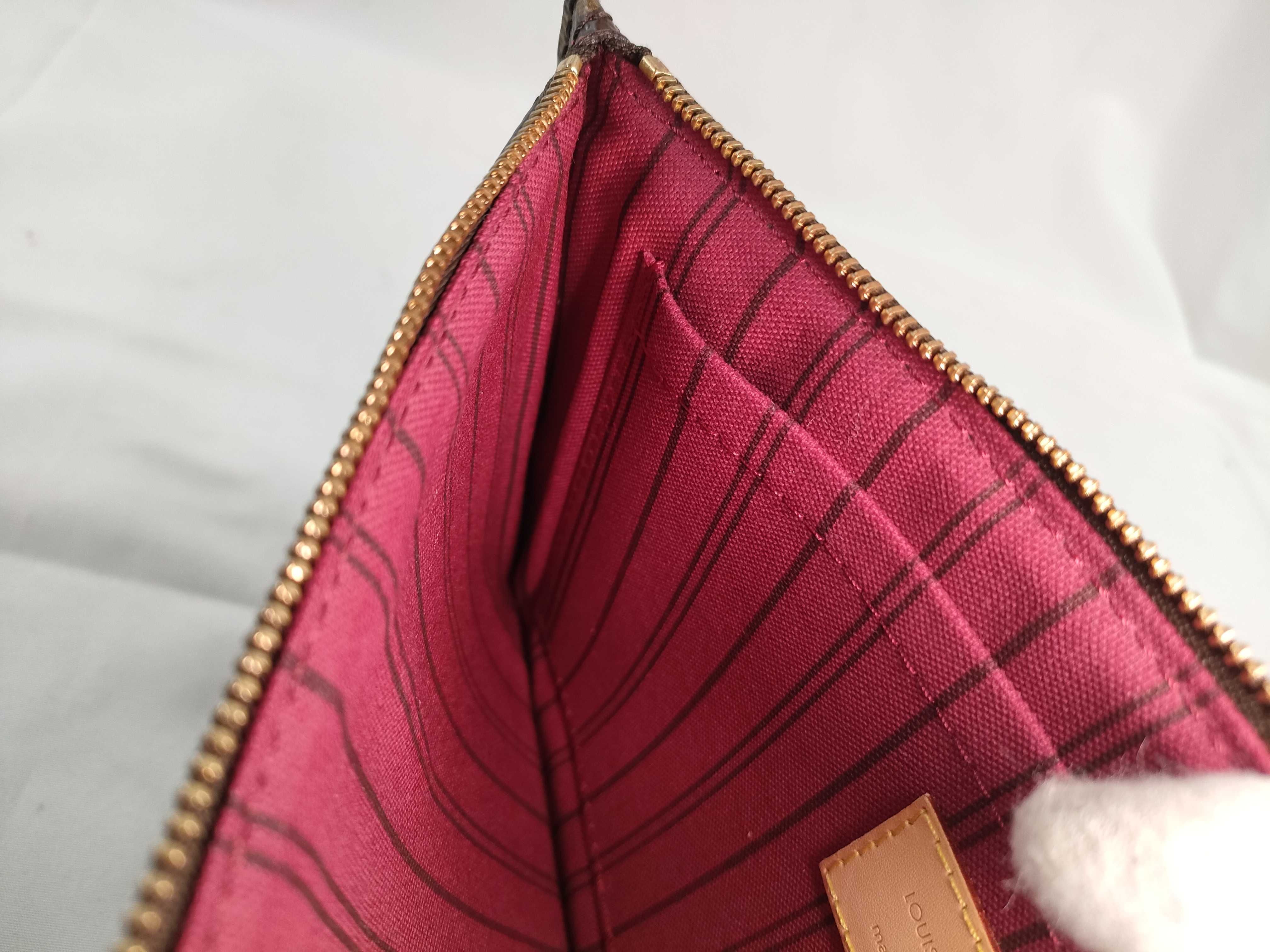 Monogram Louis Vuitton Monogram Neverfull attached pouch Fuchsia pouch — view 8
