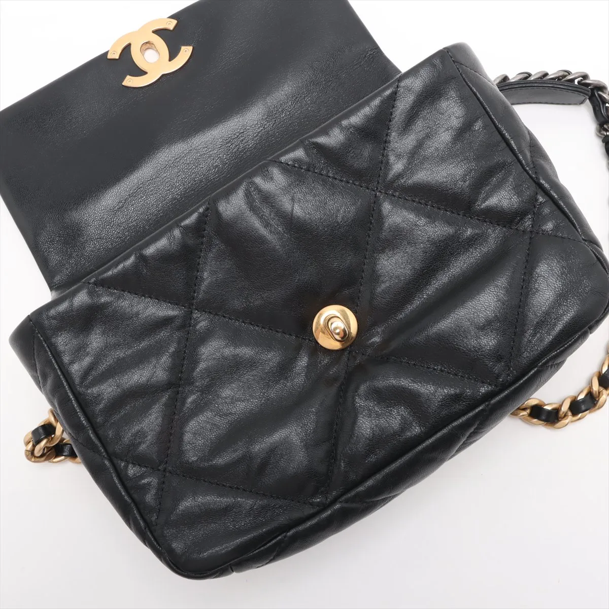 19 Lambskin Chain Shoulder Bag Black Gold Hardware 30082708 30s AS1160 — view 12