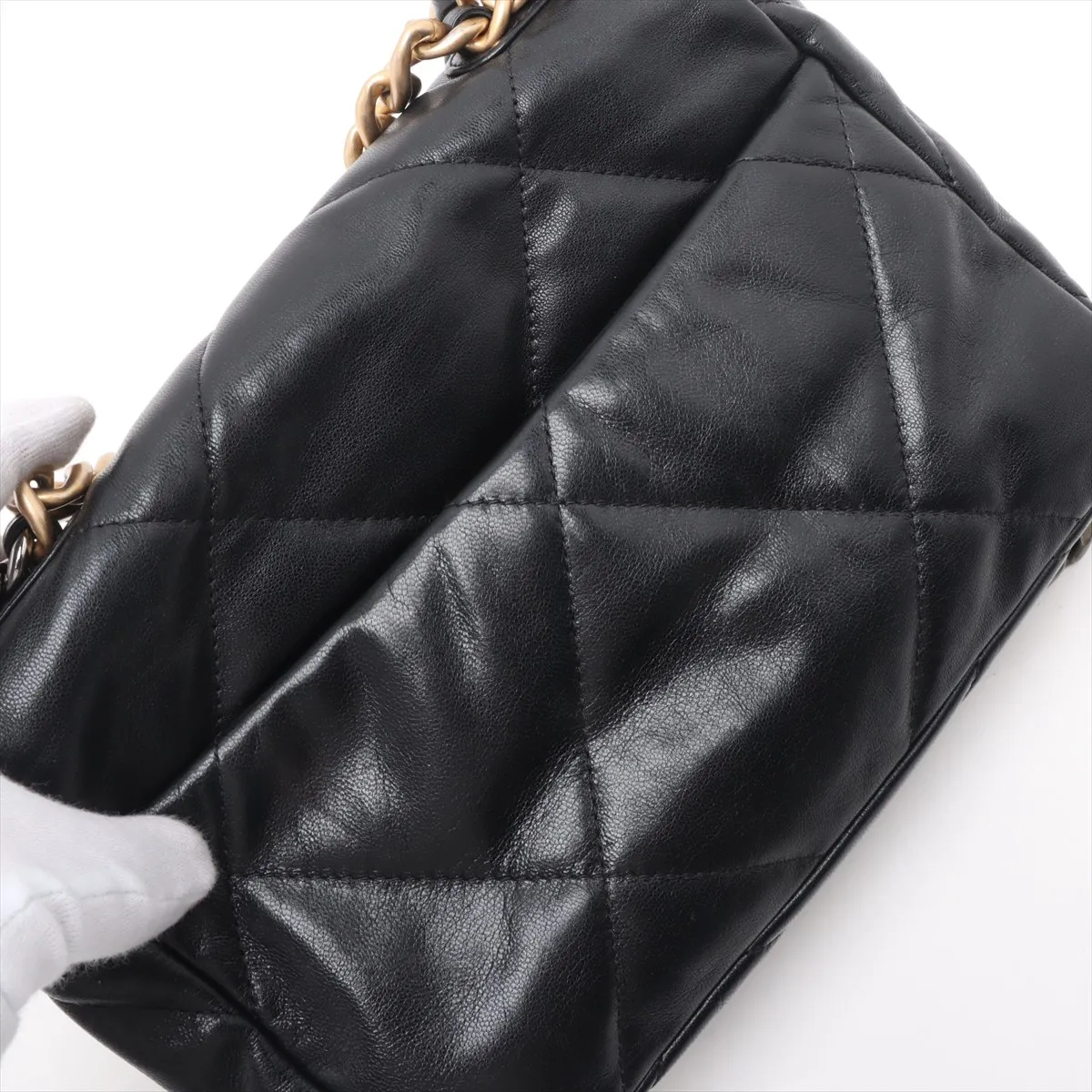 19 Lambskin Chain Shoulder Bag Black Gold Hardware 30082708 30s AS1160 — view 13