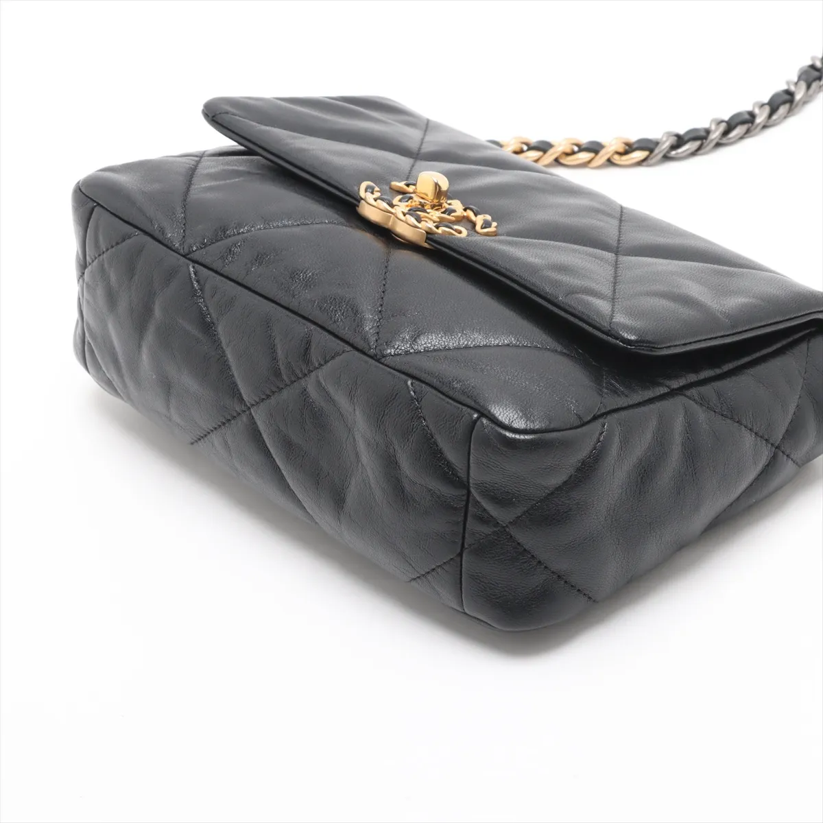 19 Lambskin Chain Shoulder Bag Black Gold Hardware 30082708 30s AS1160 — view 3