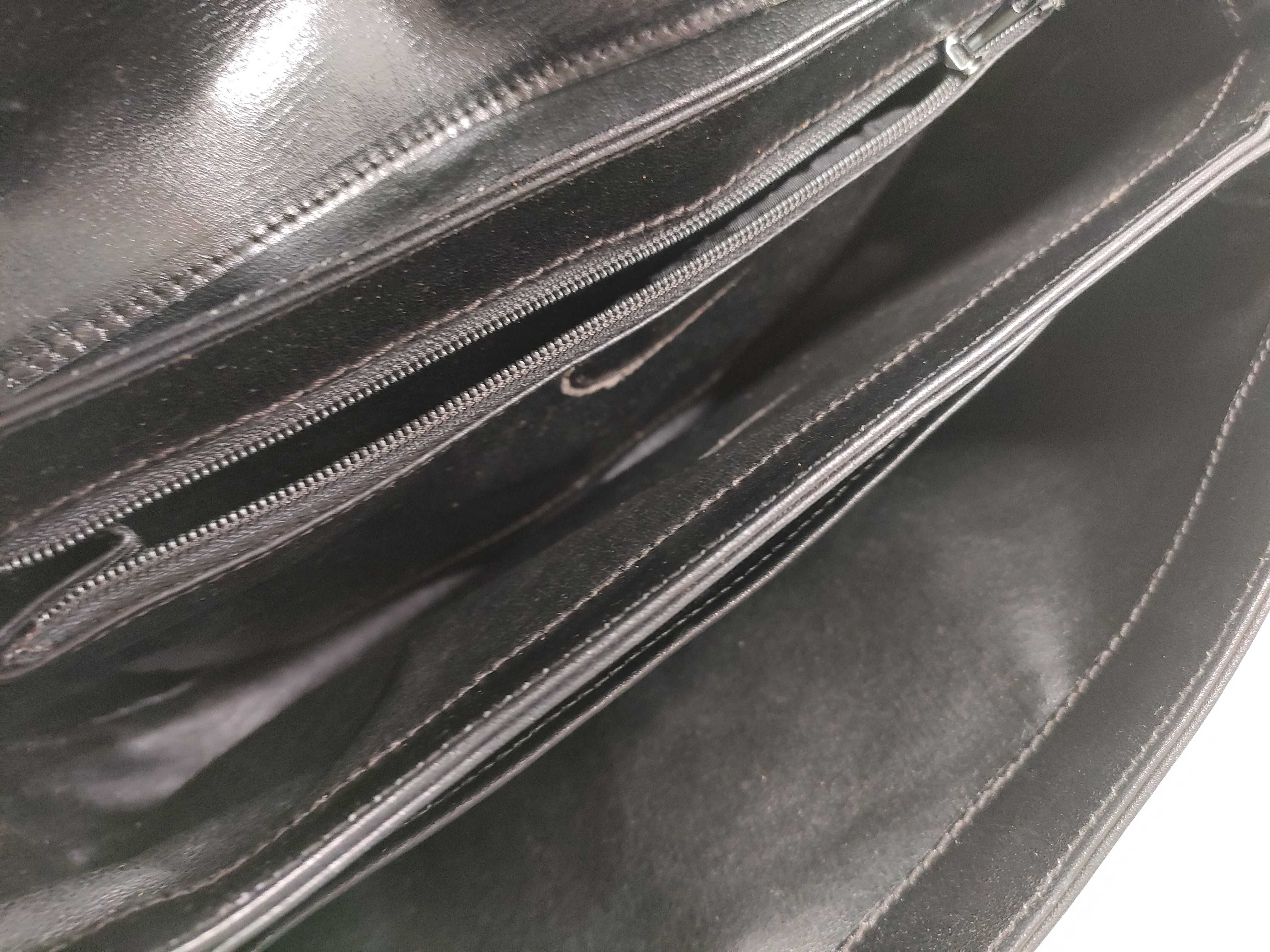 Old Leather Shoulder Bag — view 11