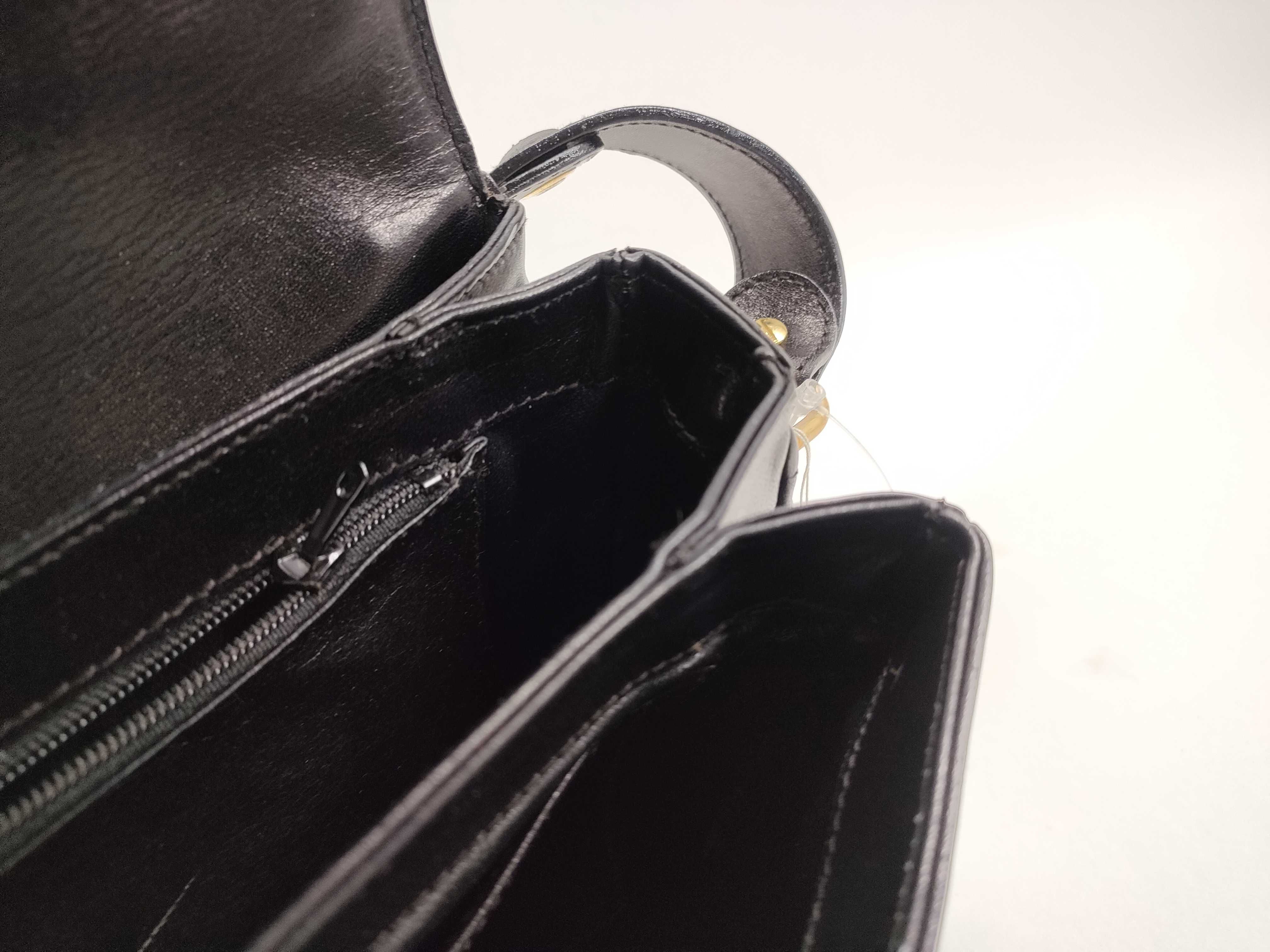 Old Leather Shoulder Bag — view 12