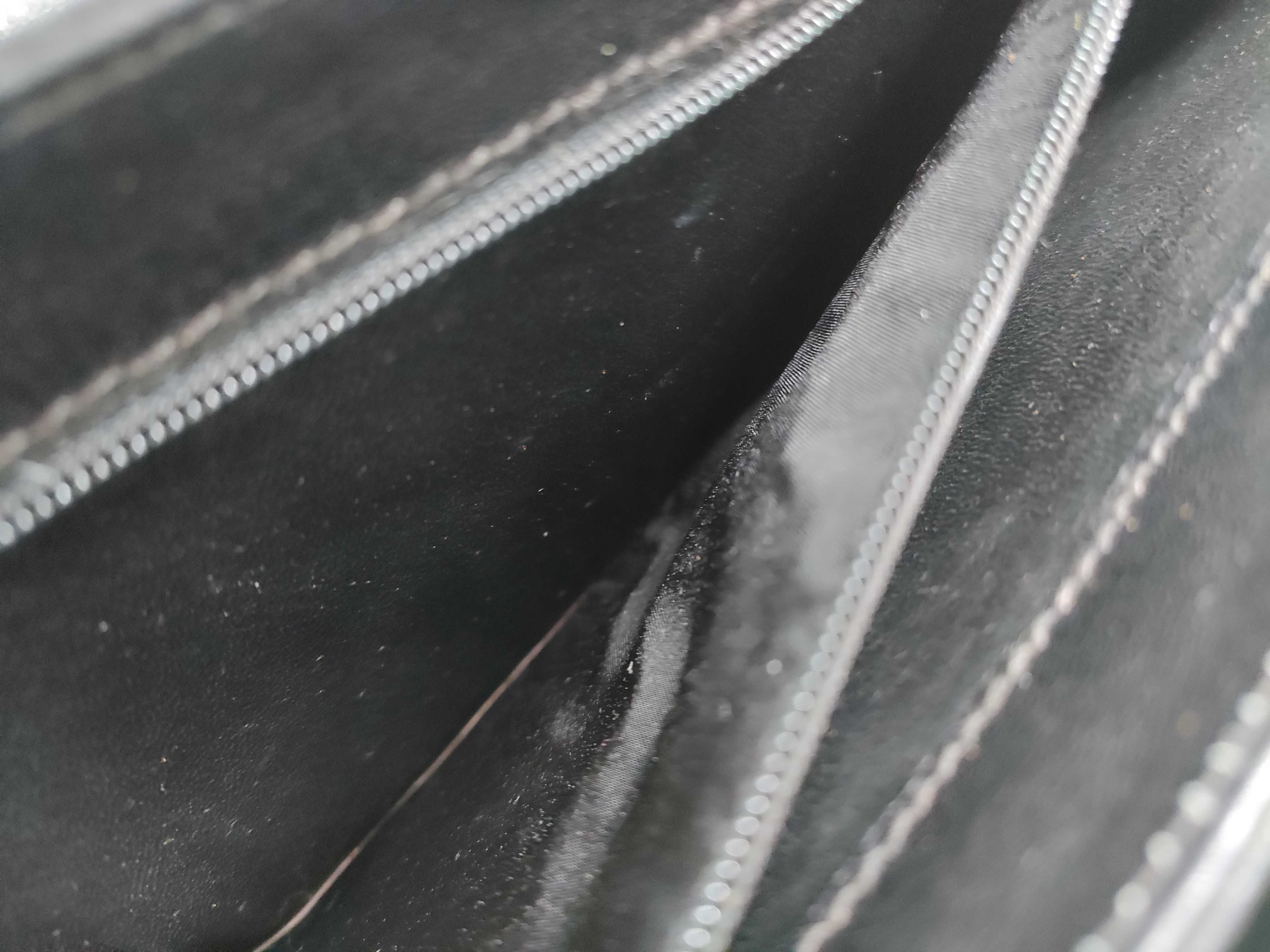 Old Leather Shoulder Bag — view 14