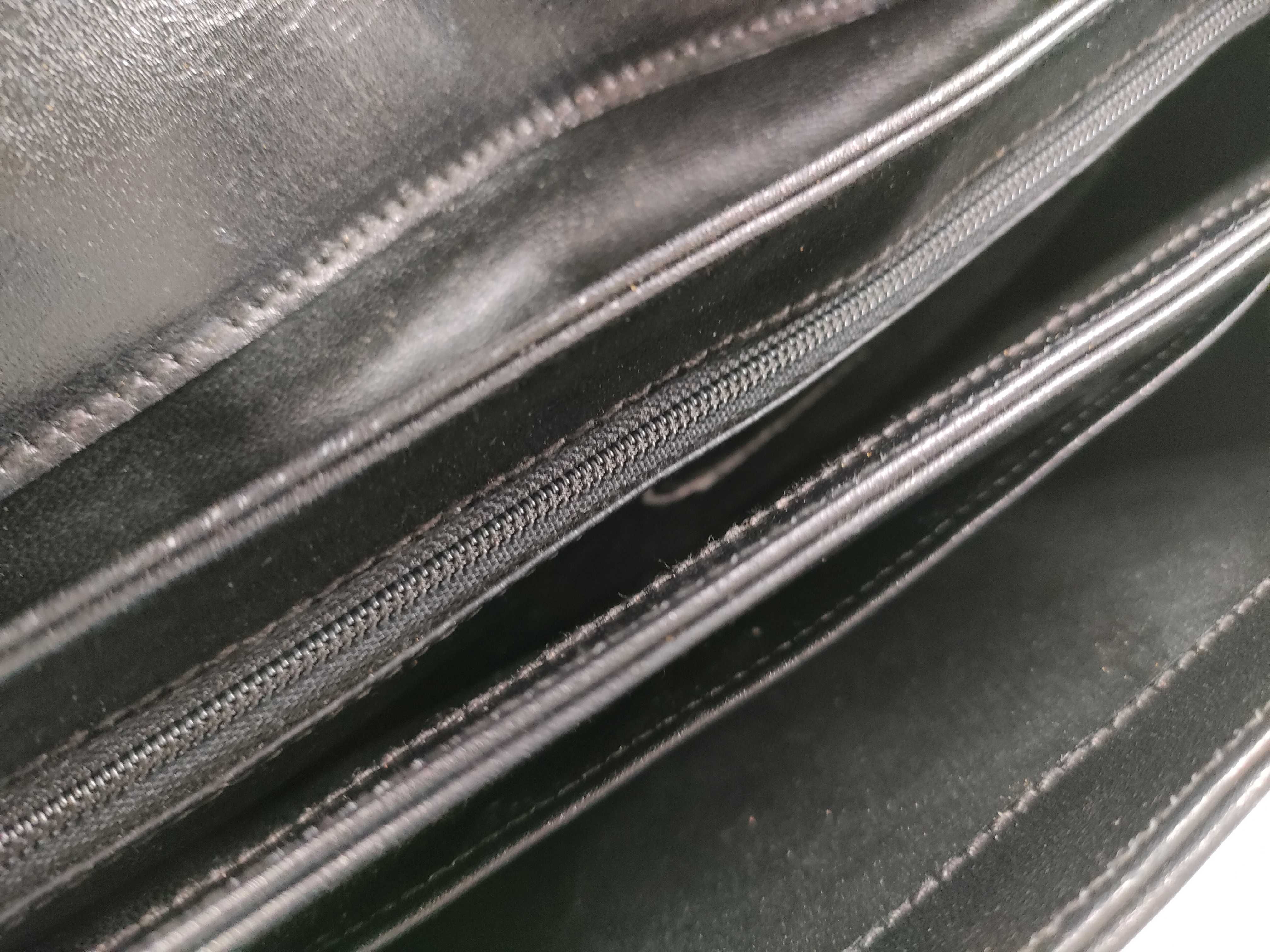 Old Leather Shoulder Bag — view 15