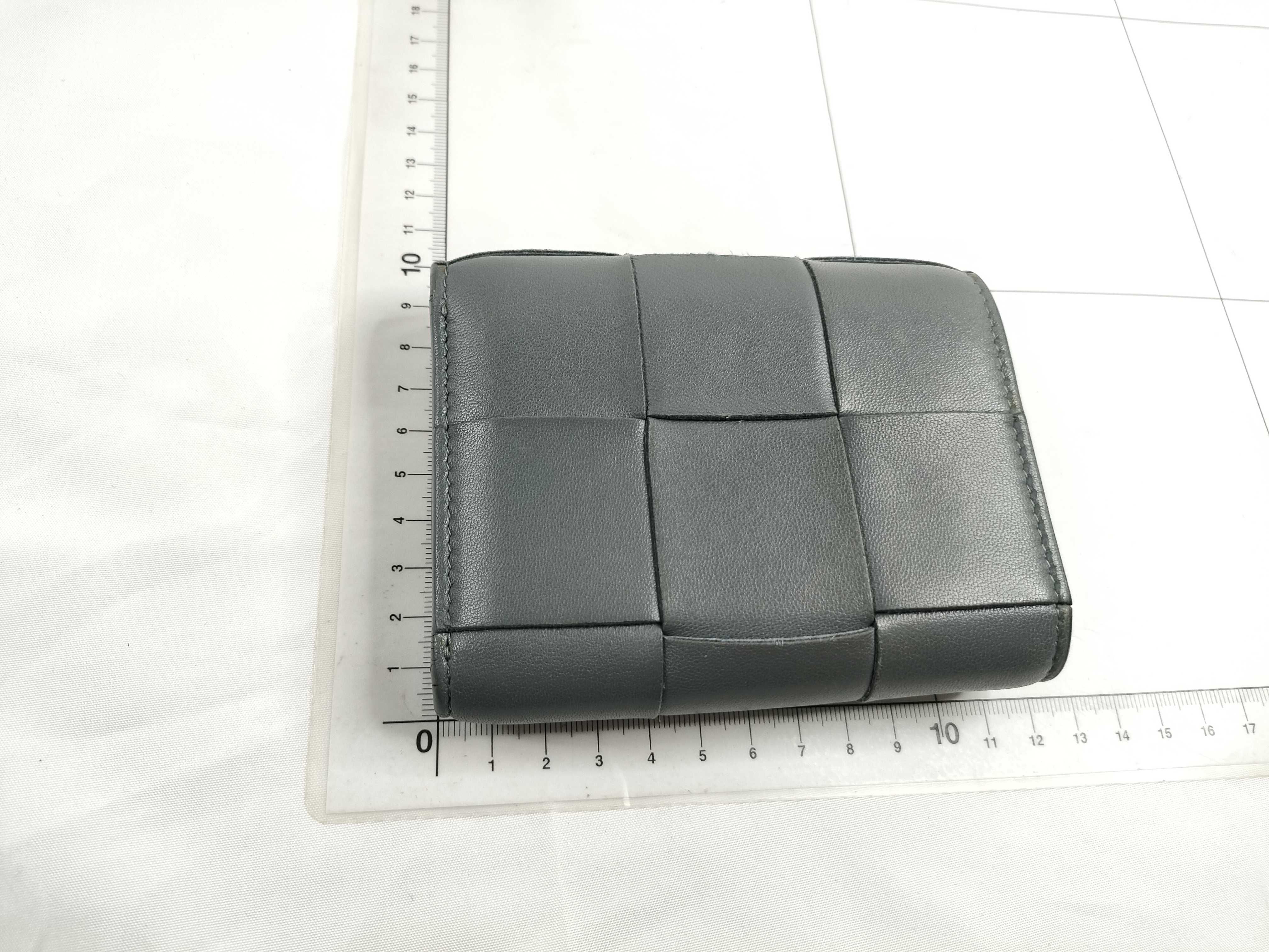 Cassette Maxi Intrecciato Tri-fold Wallet — view 2