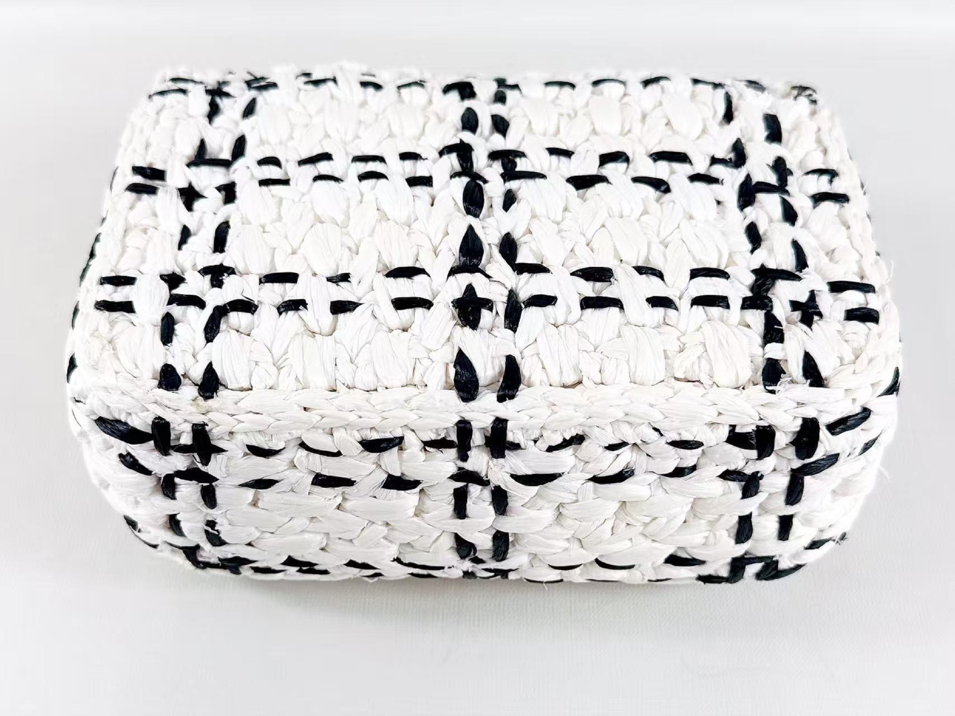 Raffia Effect Tweed Black x White Bicolor Shoulder Bag (W17/H13/D6cm approx.) [Comes with dust bag and serial plate] Vintage Gold Hardware P24LNHH Shoulder Bag — view 11