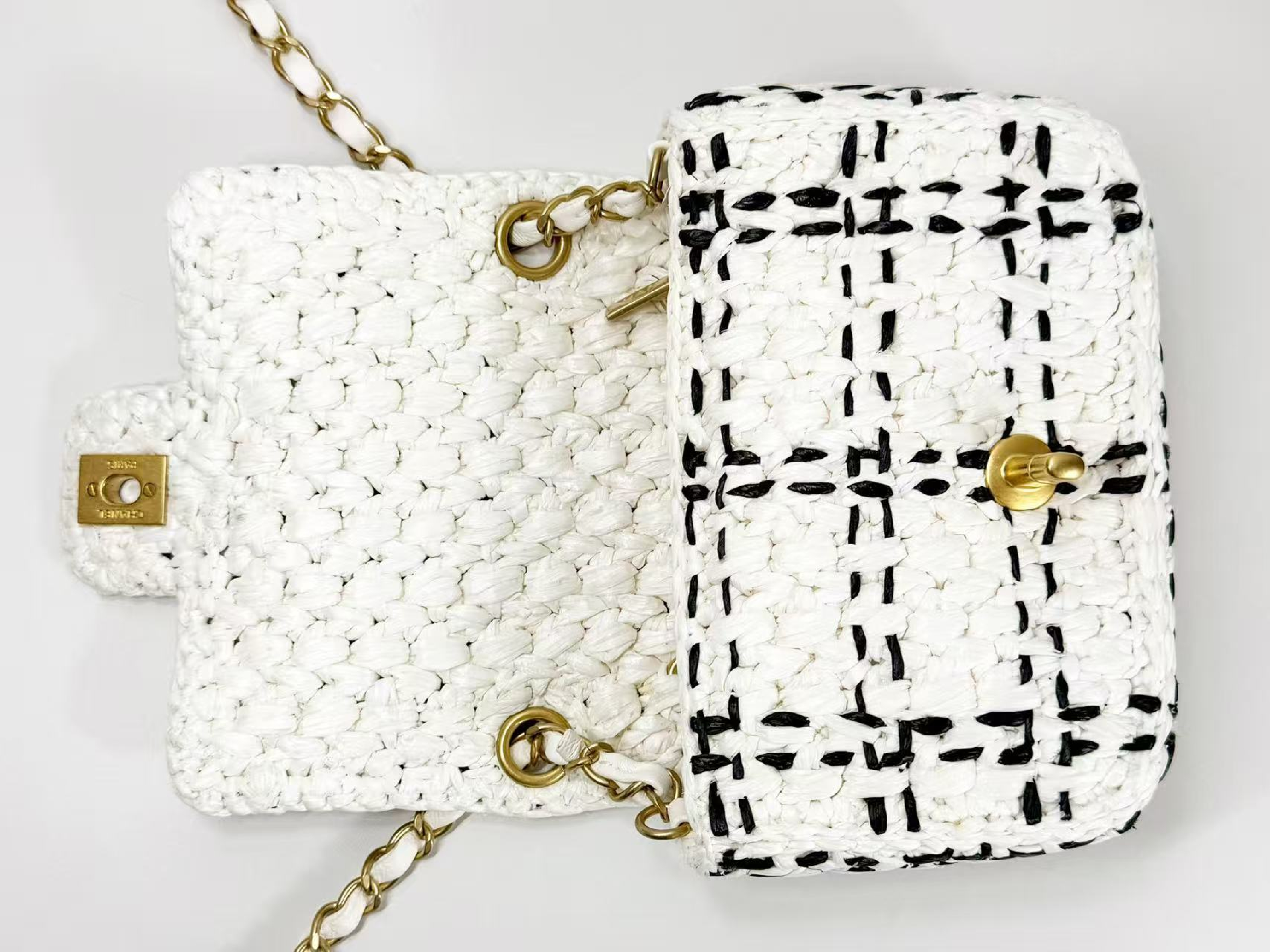 Raffia Effect Tweed Black x White Bicolor Shoulder Bag (W17/H13/D6cm approx.) [Comes with dust bag and serial plate] Vintage Gold Hardware P24LNHH Shoulder Bag — view 13