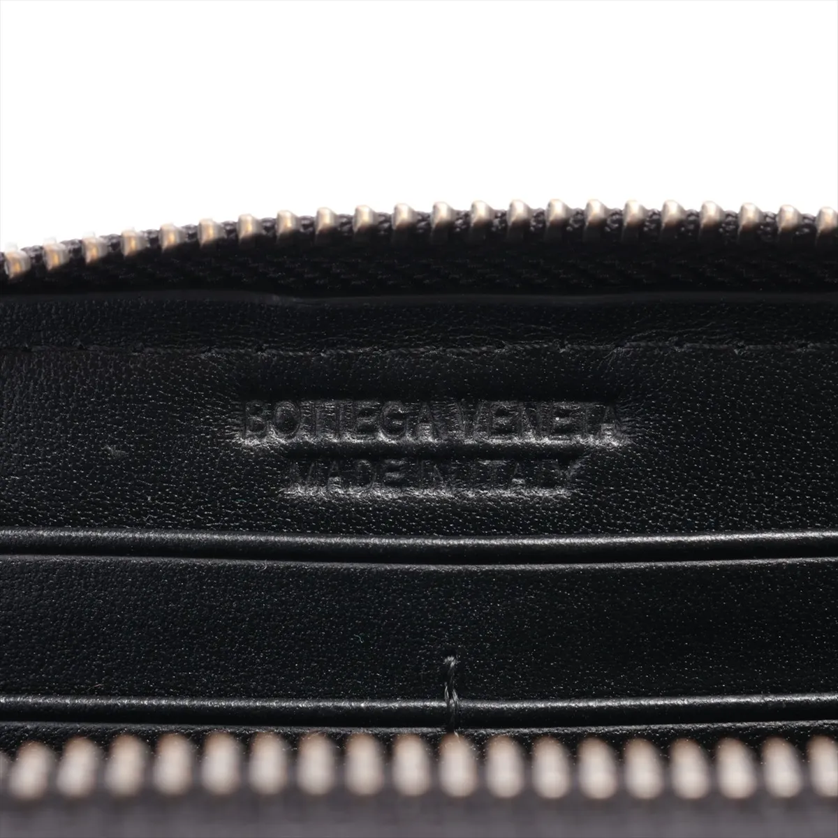 Intrecciato Leather Round Zip Wallet Black — view 9