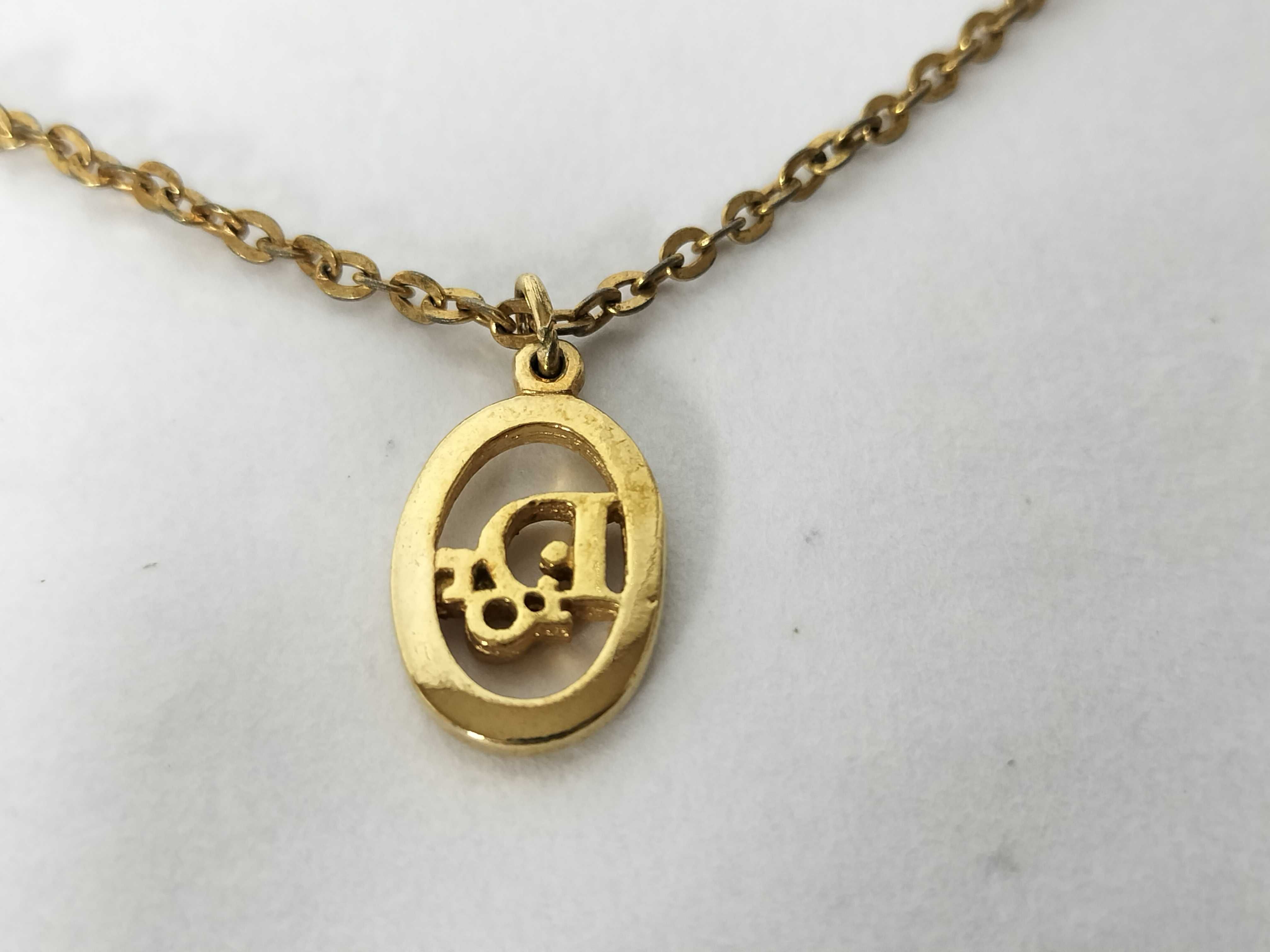 necklace — view 2