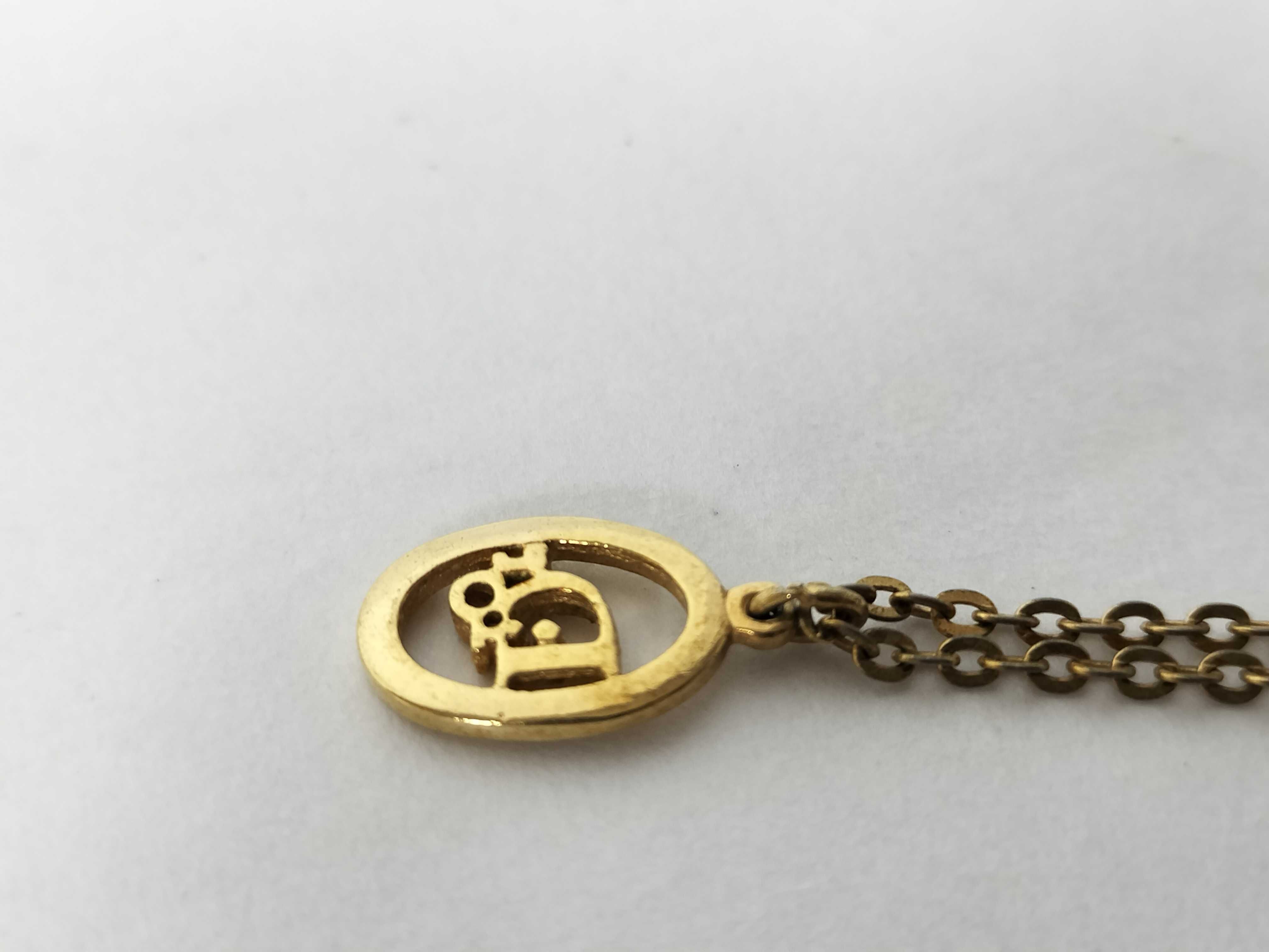 necklace — view 3